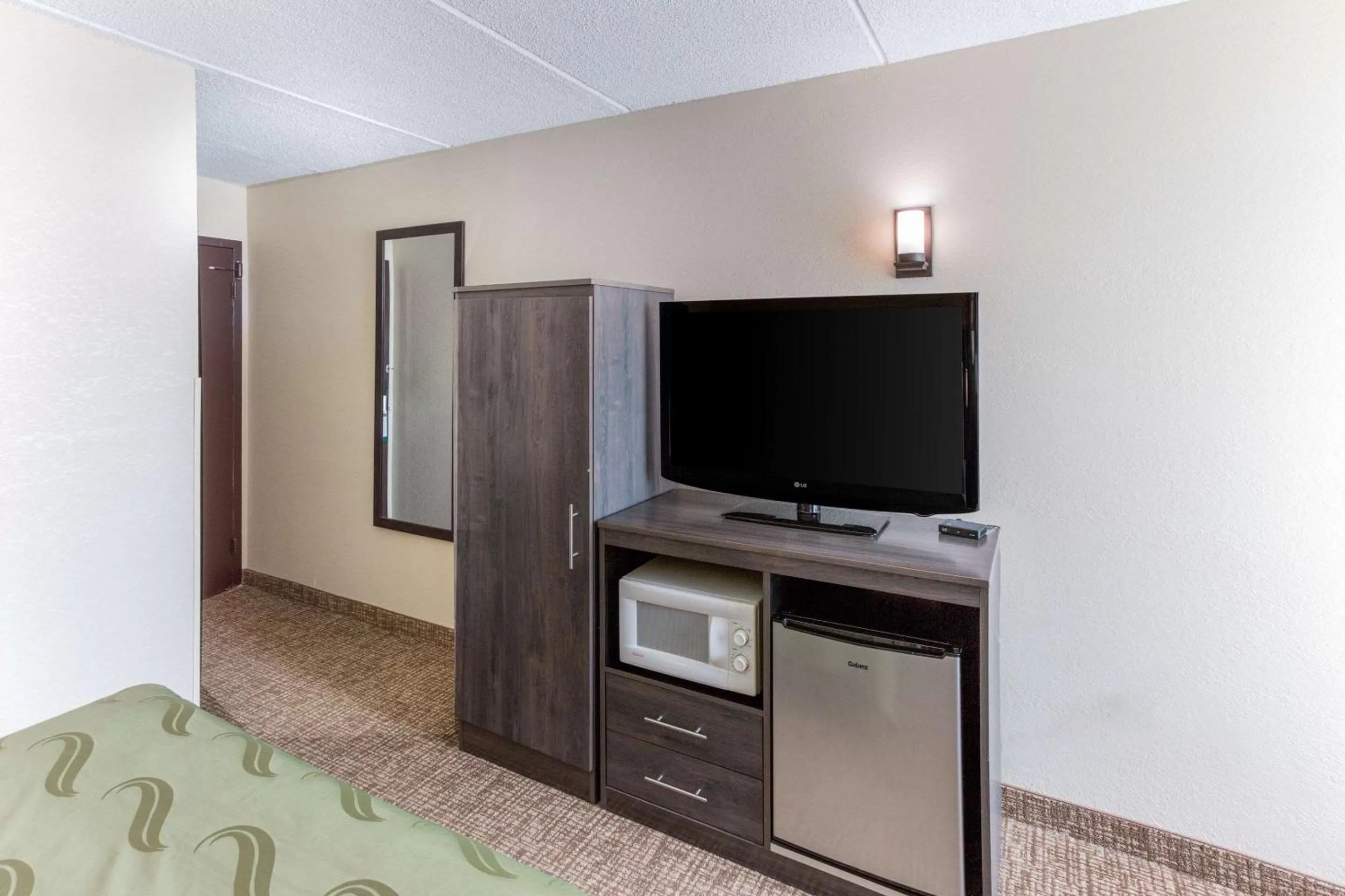 Superior King Room - Accessible/Non Smoking in Quality Inn & Suites Plattsburgh