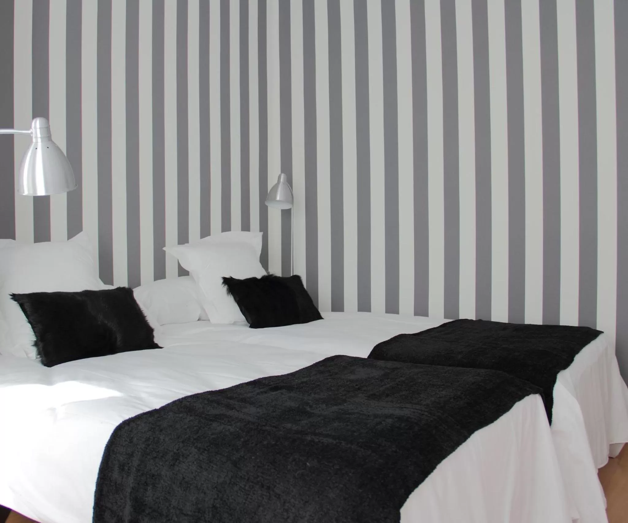 Twin Room with Private External Bathroom in 7 Moons B&B