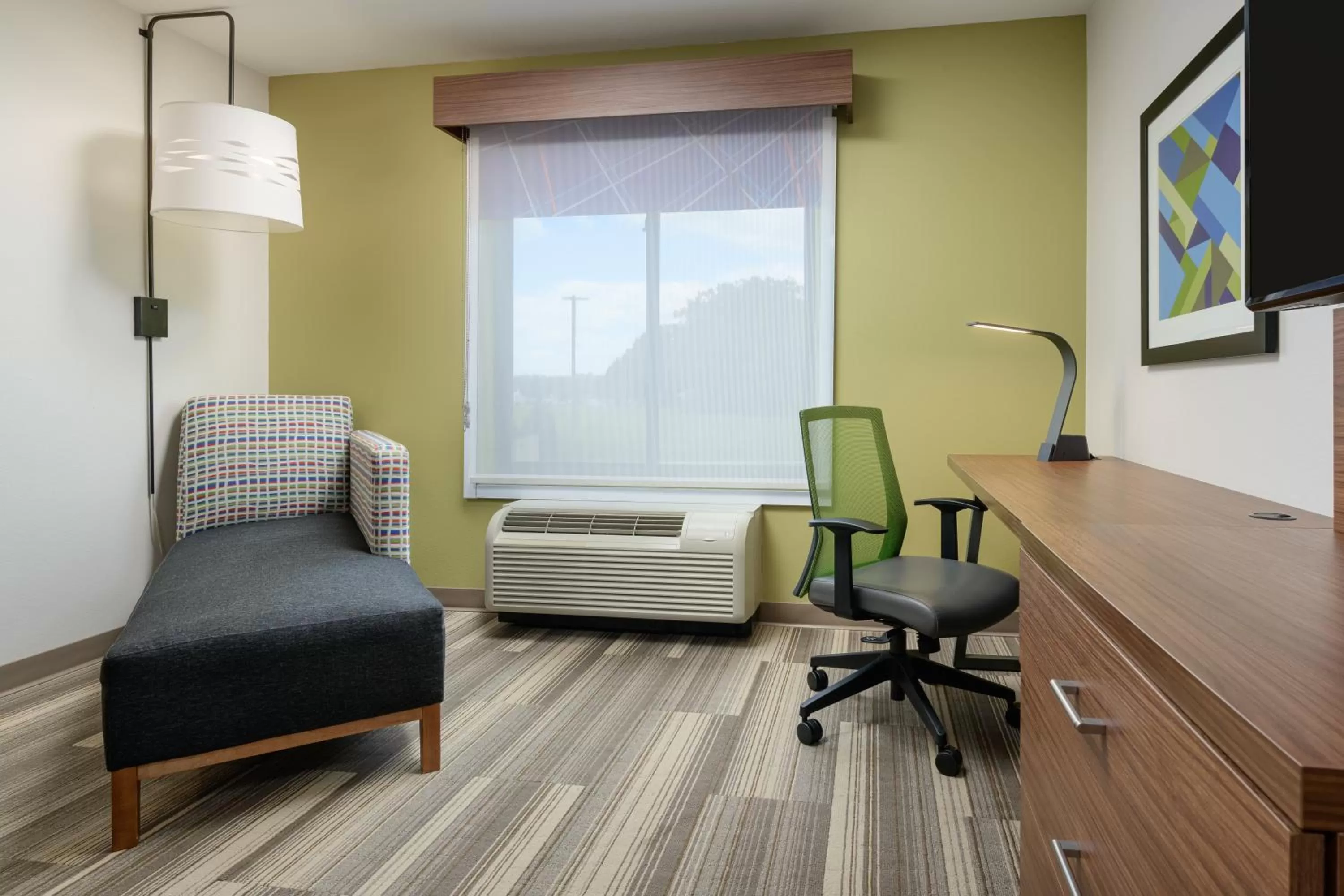 King Room - Mobility Access/Hearing Accessible in Holiday Inn Express - Tullahoma by IHG