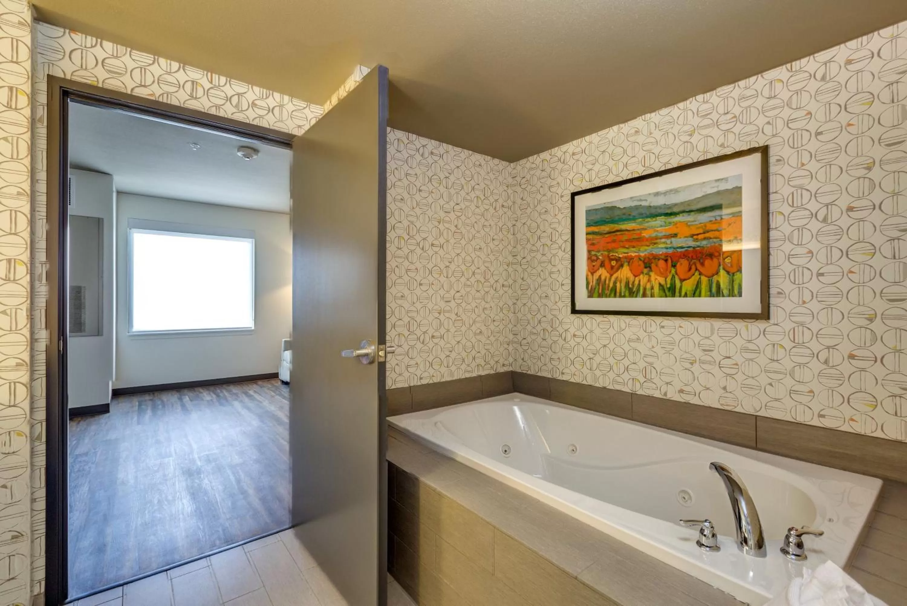 King Suite with Spa Bath in Holiday Inn & Suites Bellingham by IHG