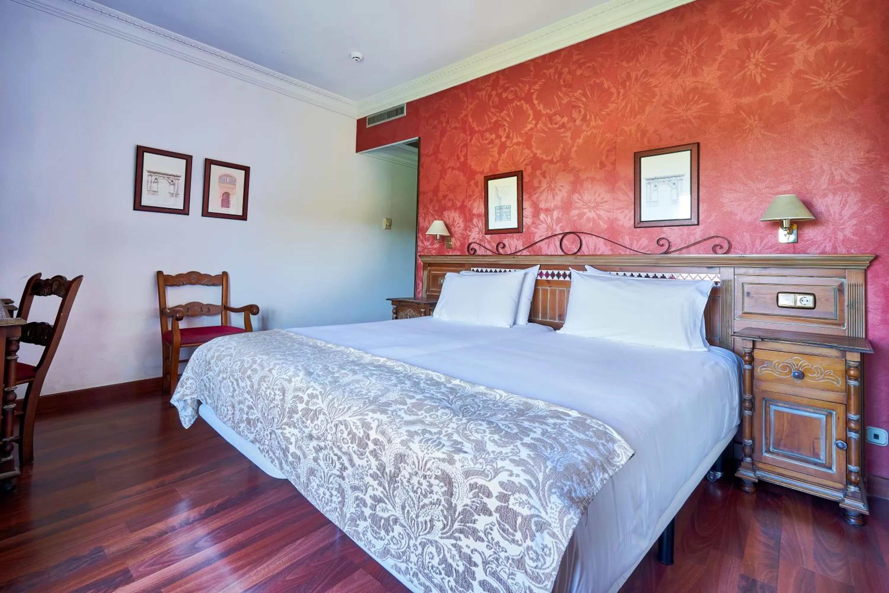 Double or Twin Room with Parking in Crisol Guadalupe