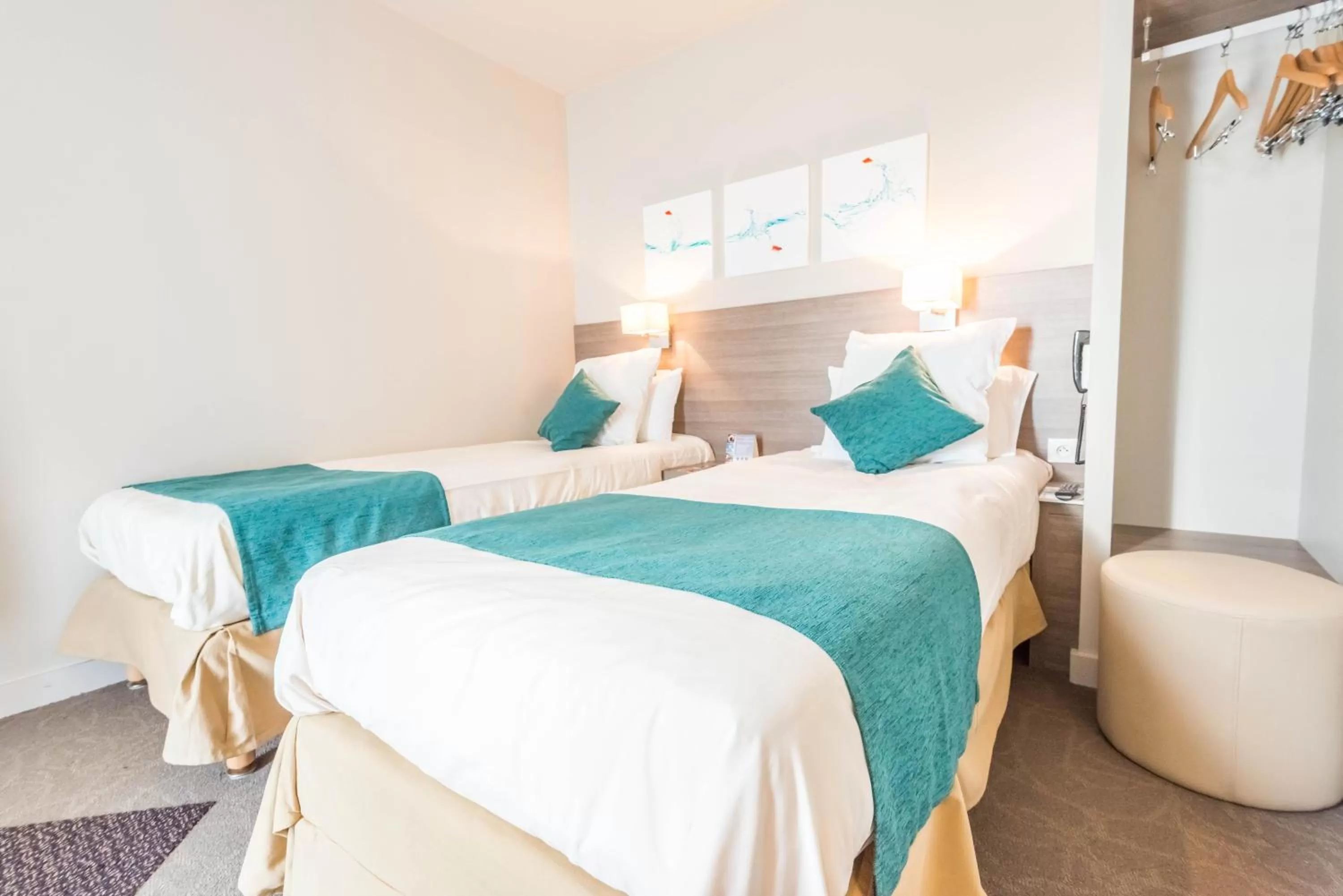 2 Standard Single Beds in Kyriad Annemasse - Geneve