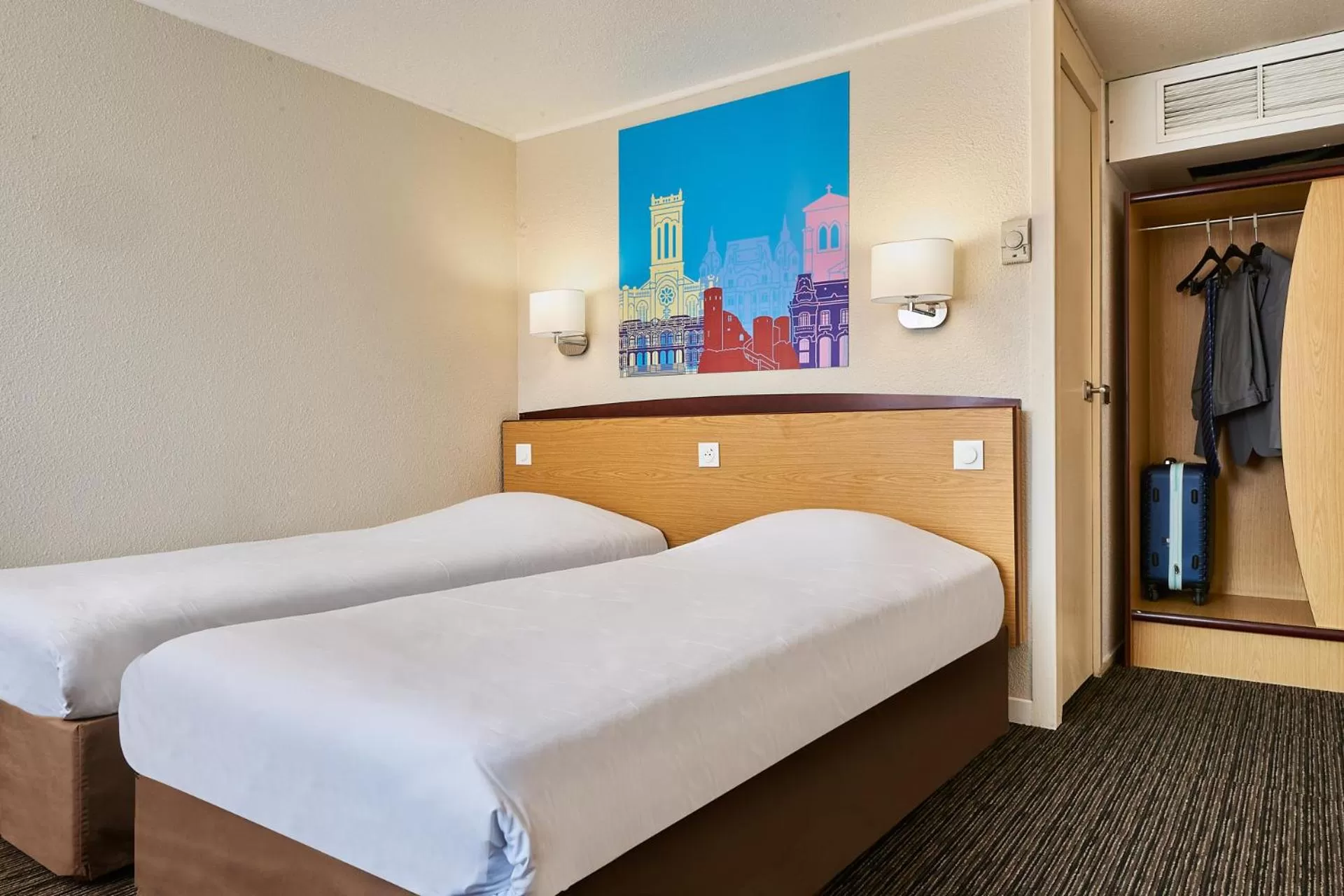 Bedroom, Bed in Kyriad Direct Saint-Dizier