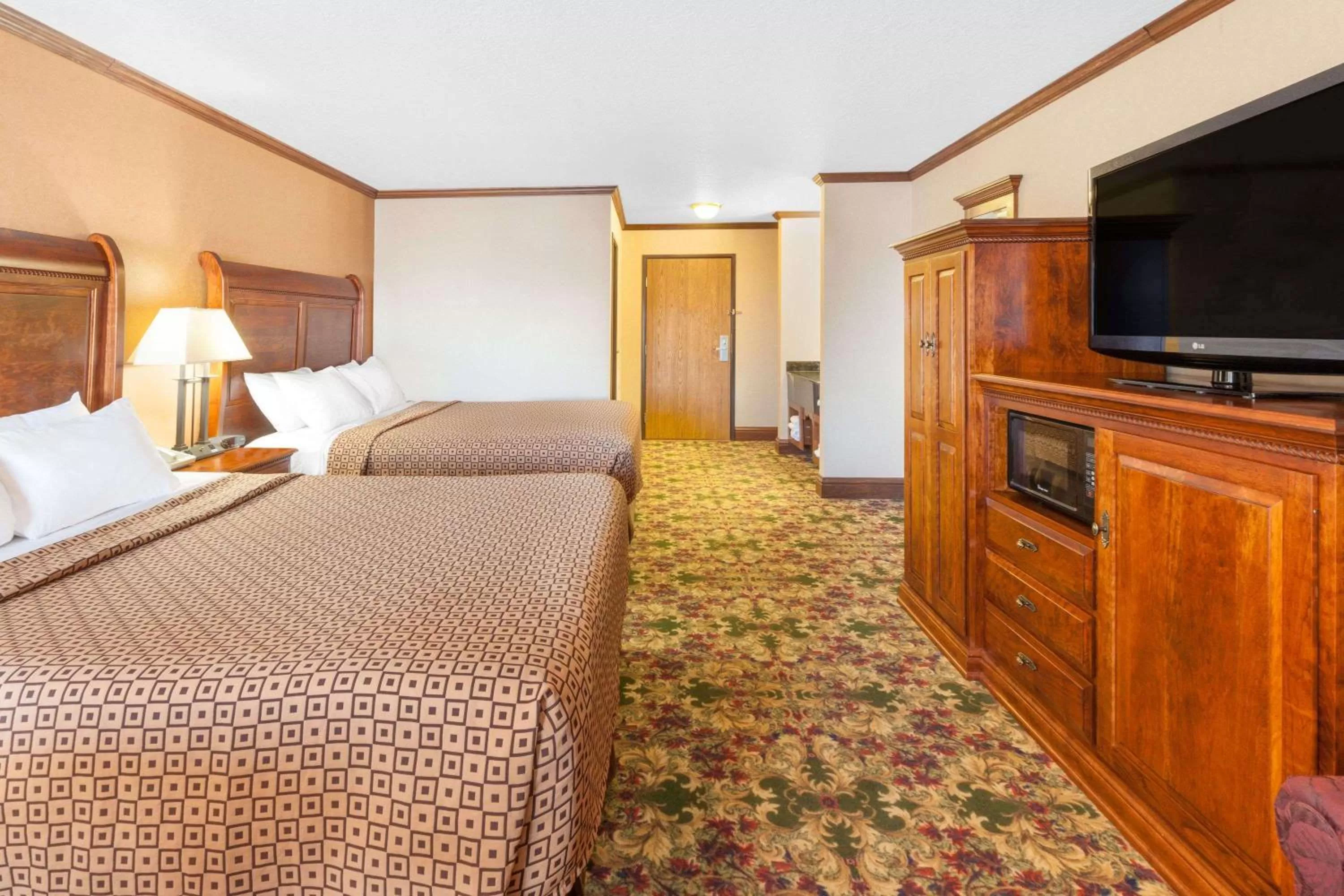 Deluxe Queen Room with Two Queen Beds - Disability Access - Non-Smoking in Ramada by Wyndham Mackinaw City Waterfront