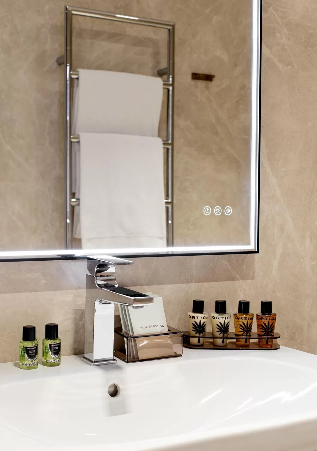 Queen Suite - single occupancy in Ceccarini 9 home suite home