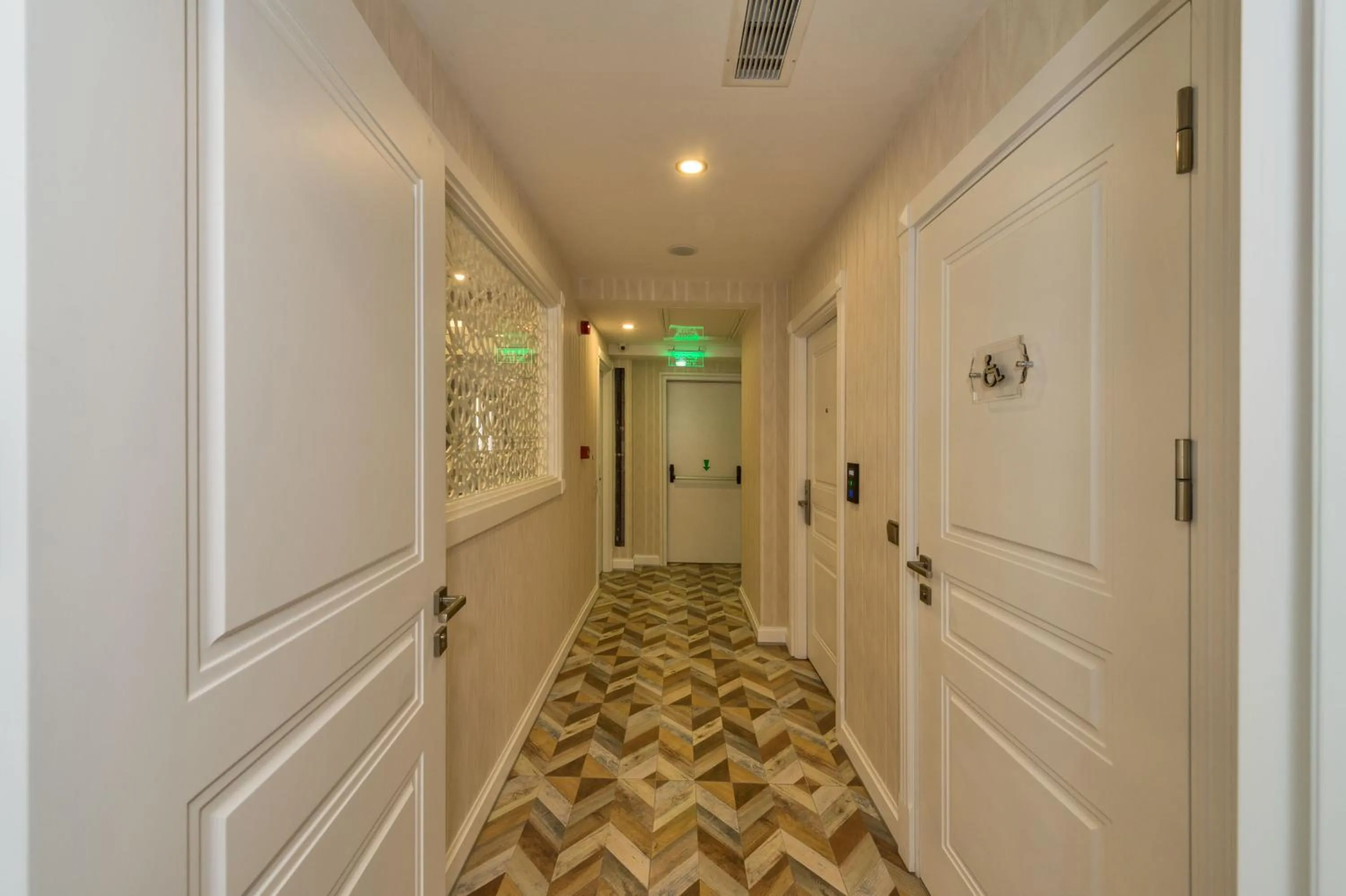 Double Room - Disability Access in Hanna Hotel