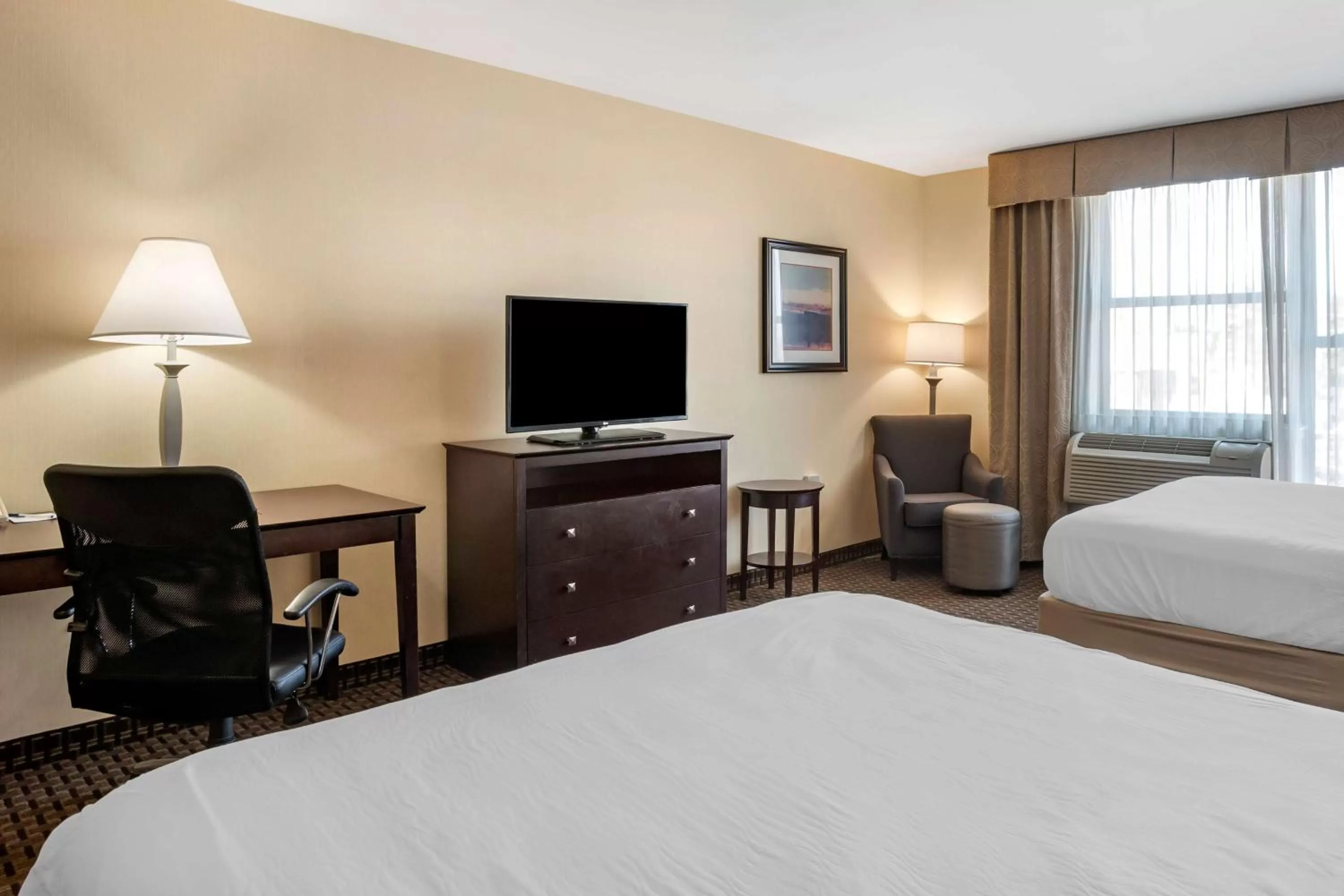 Queen Room with Two Queen Beds - Non-Smoking in Best Western Plus Philadelphia Airport South - at Widener University
