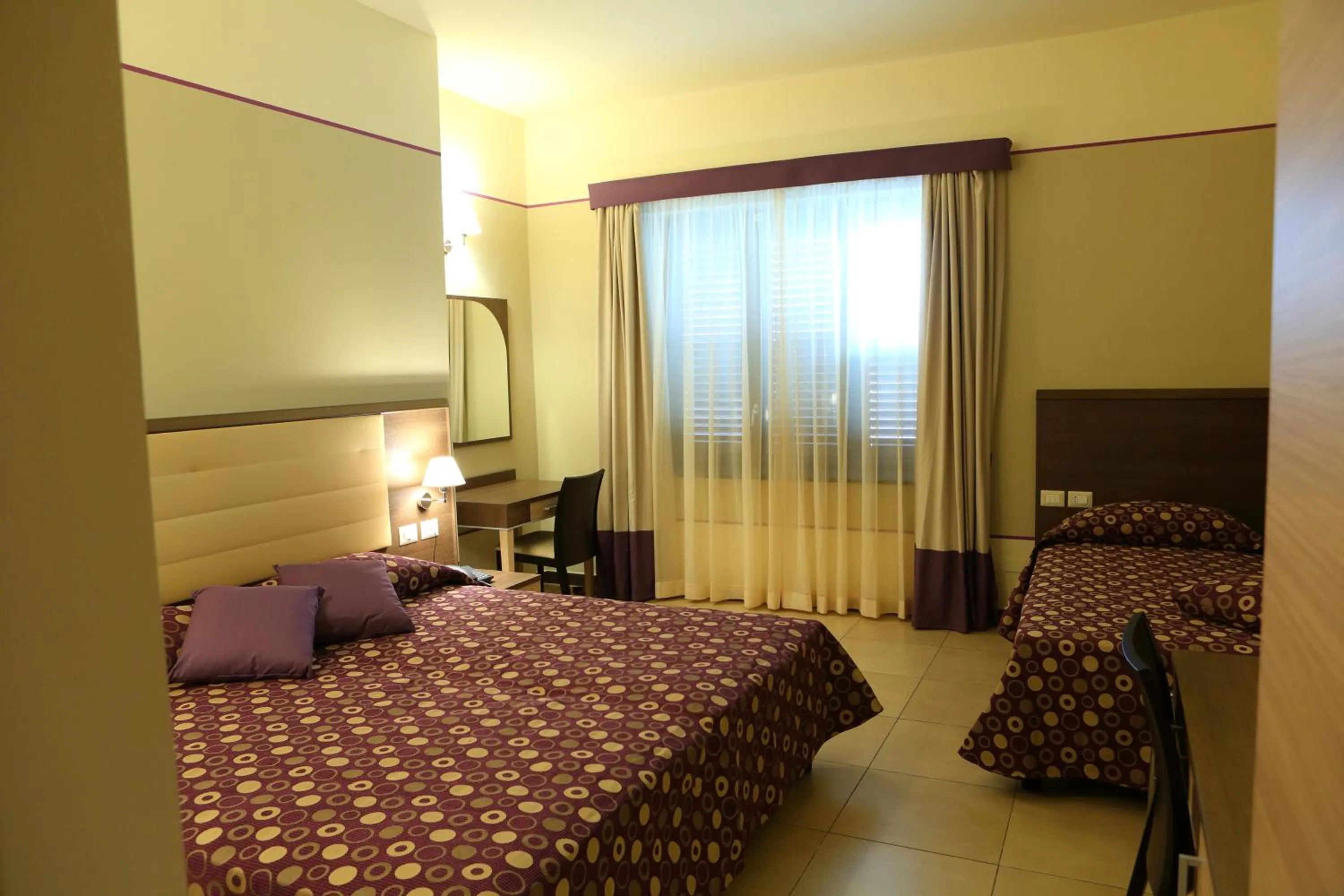 Standard Triple Room with Balcony in Hotel Milazzo