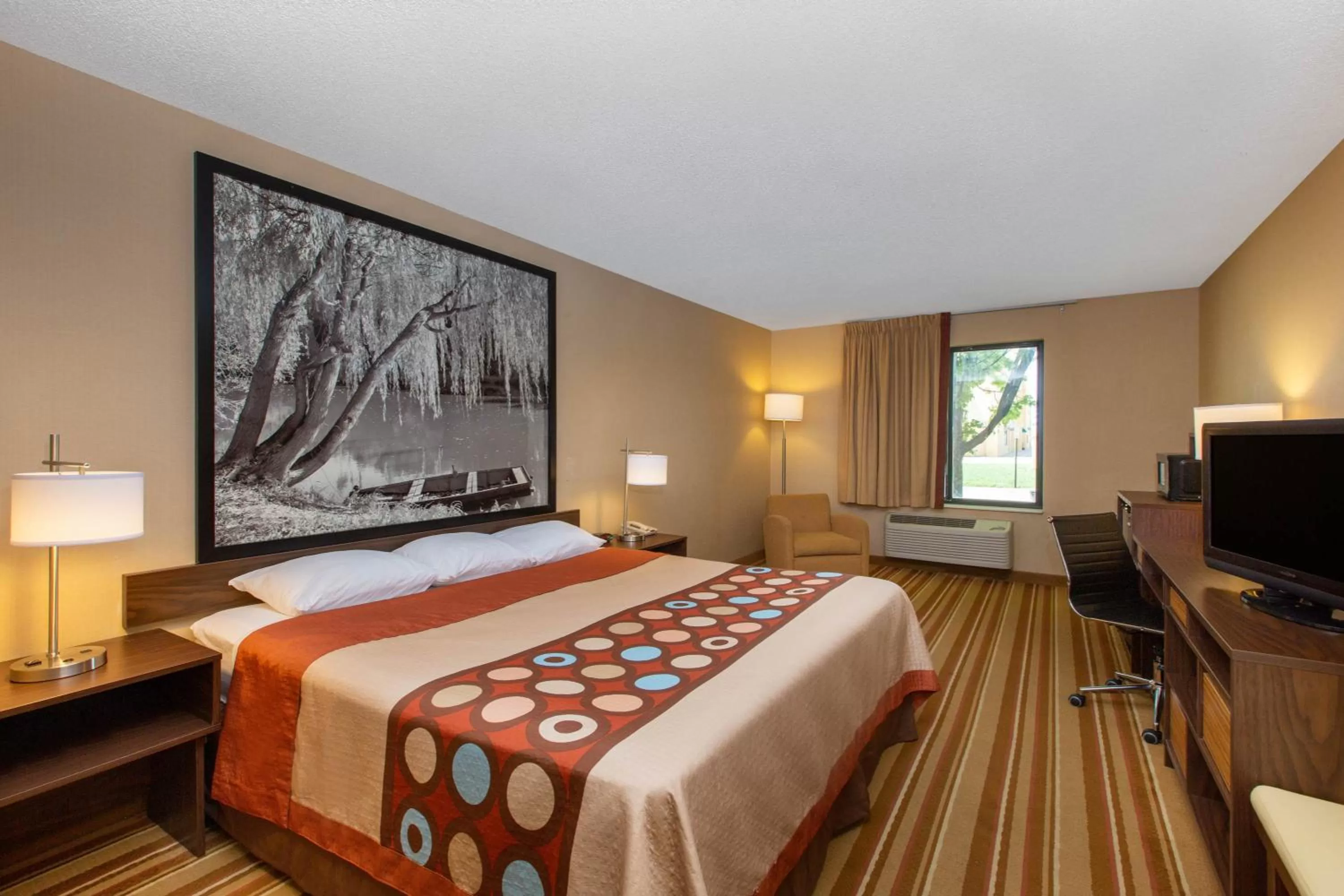 King Room - Non-Smoking in Super 8 by Wyndham Salina I-70