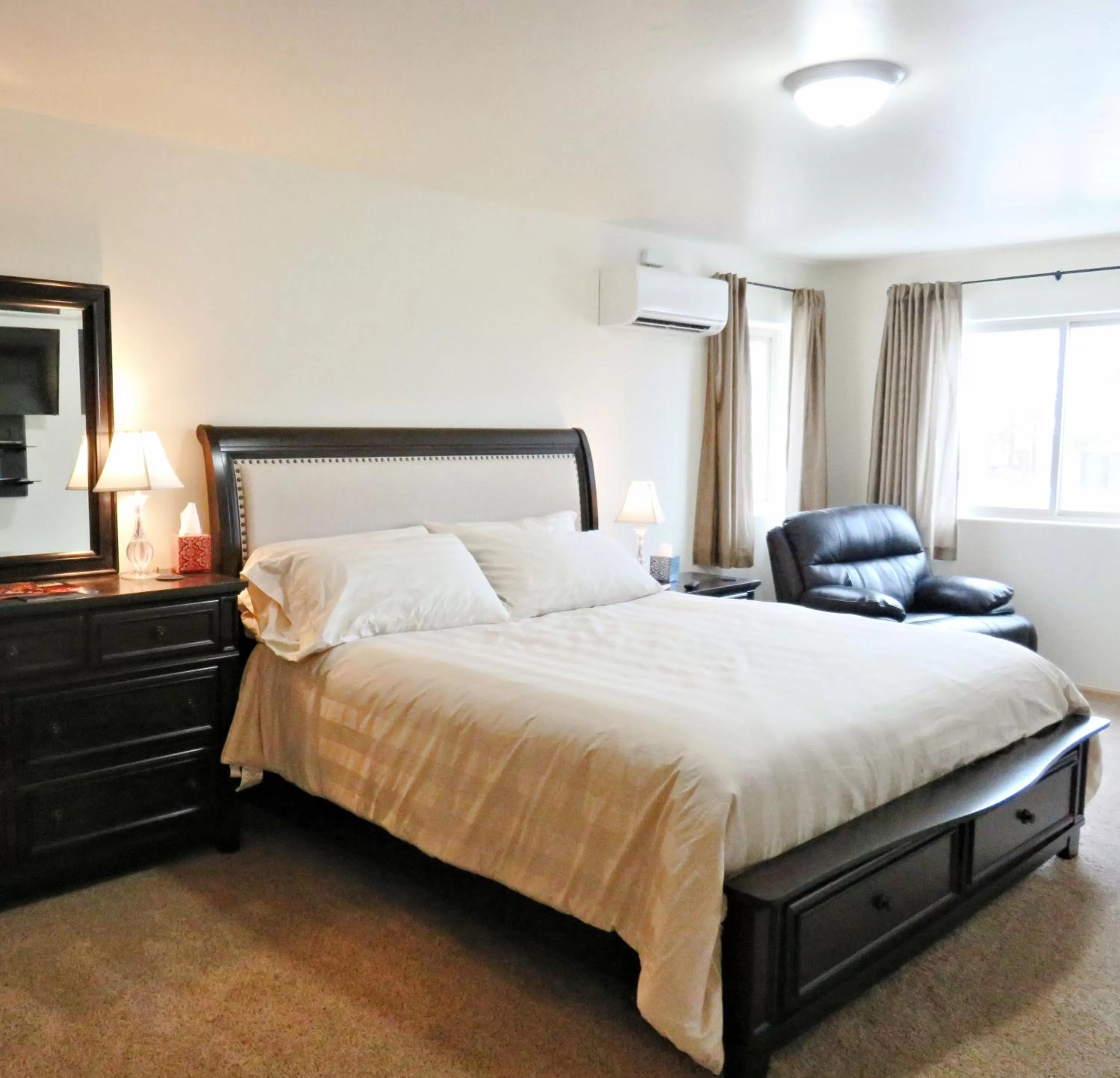 Deluxe King Room in Mein Haus Bed & Breakfast