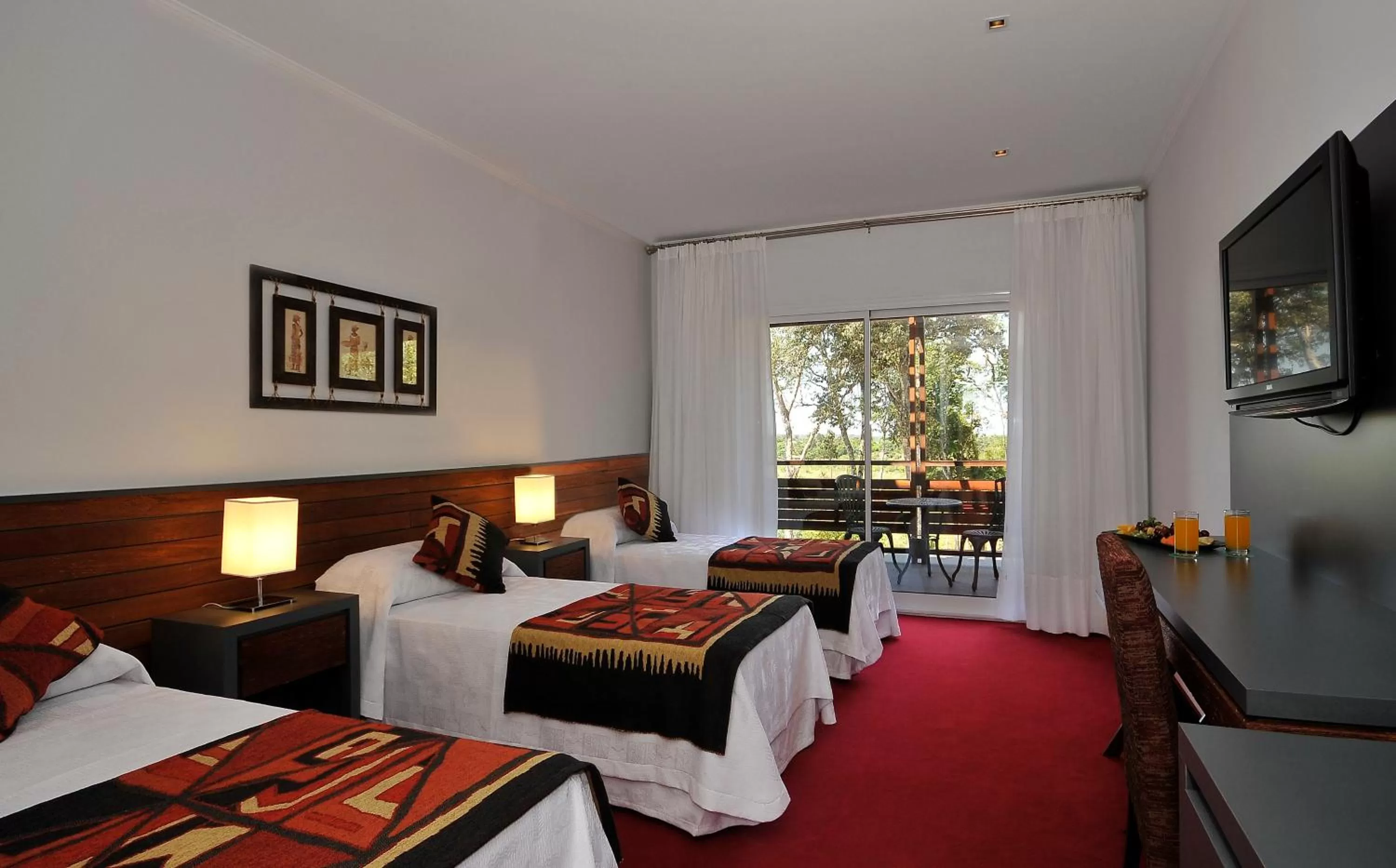 Standard Triple Room in Gran Hotel Tourbillon & Lodge