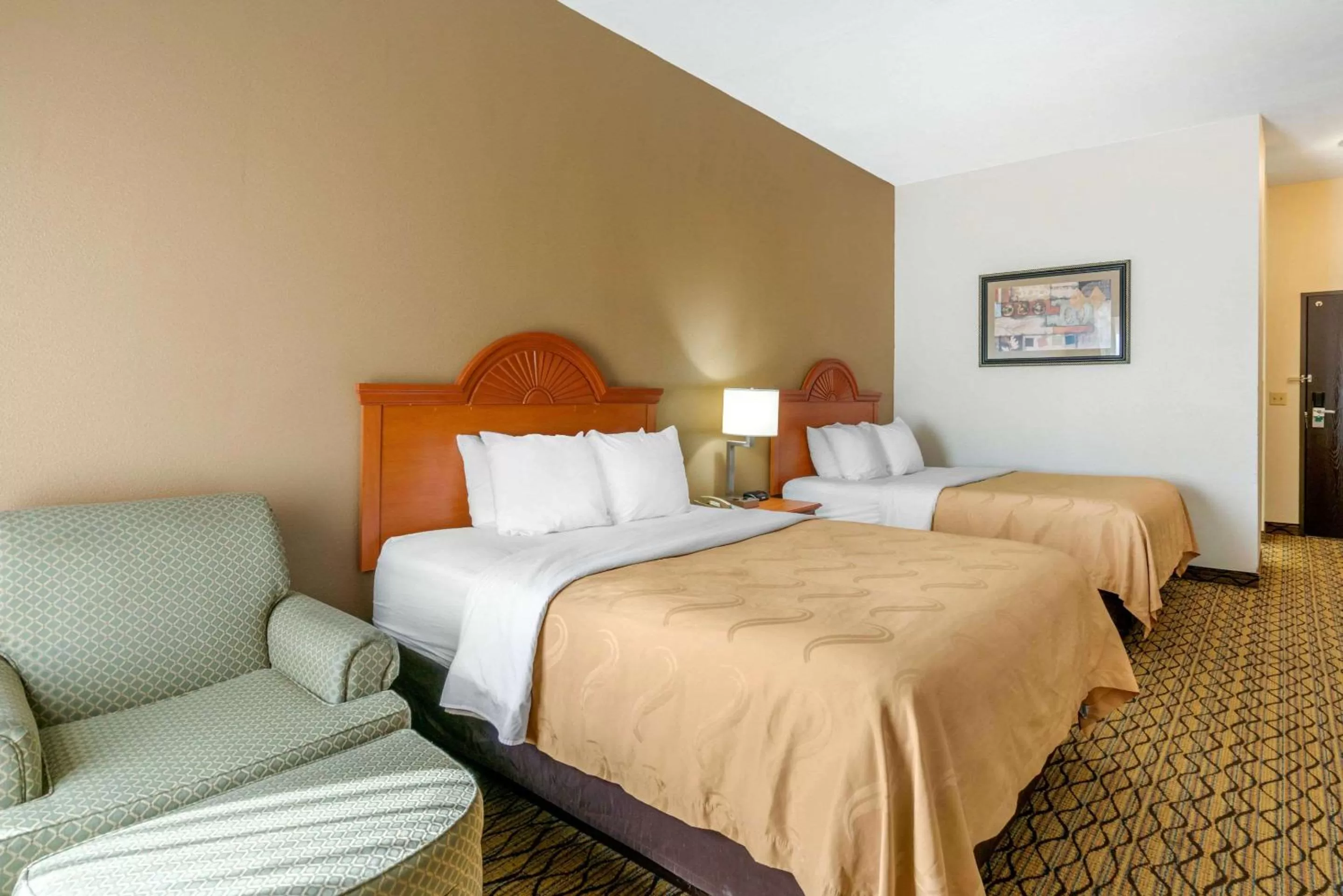 Queen Room with Two Queen Beds - Non-Smoking in Quality Inn & Suites - Jefferson City