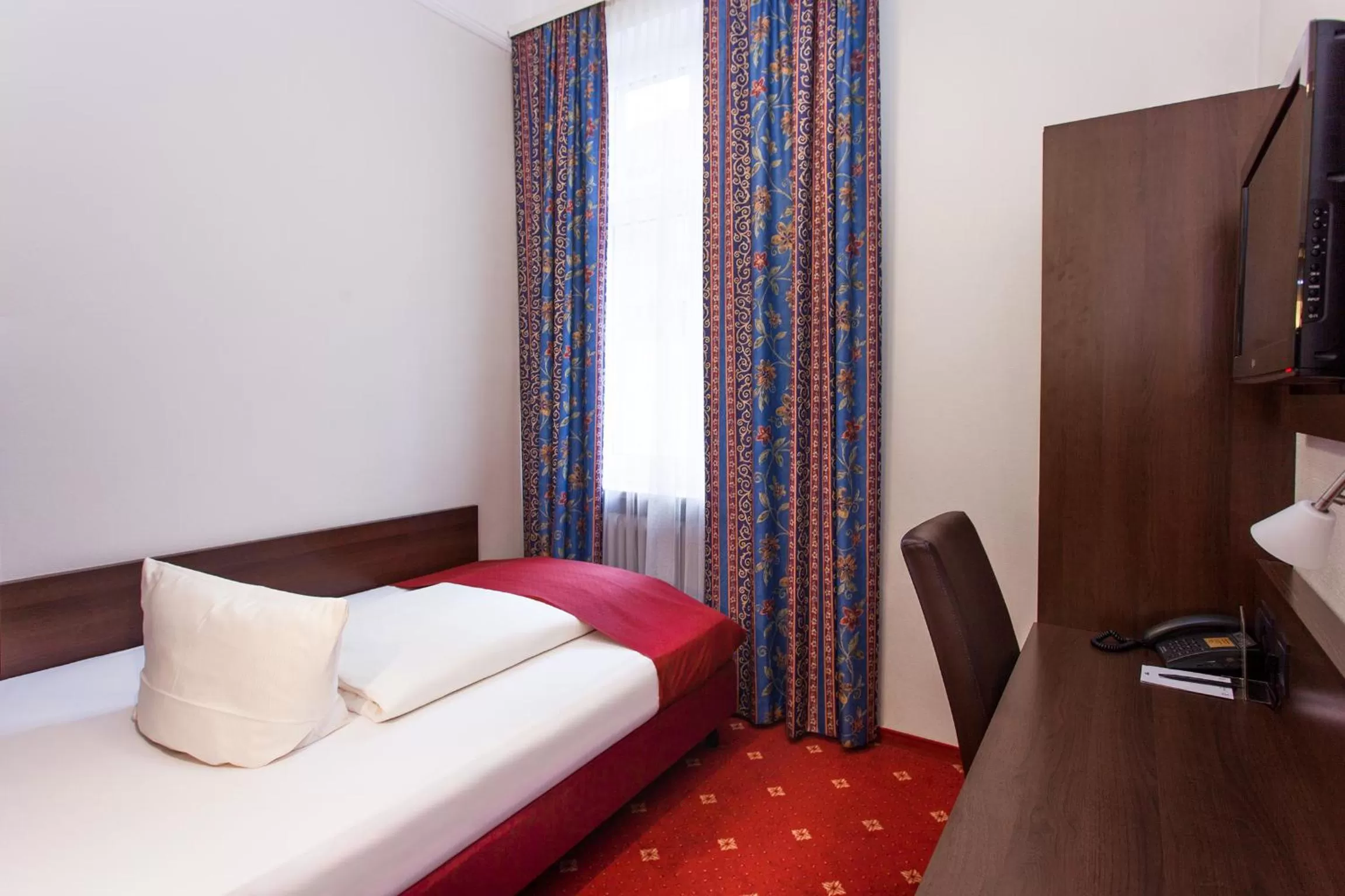 Standard Single Room in Centro Hotel National Frankfurt City, Trademark Collection by Wyndham