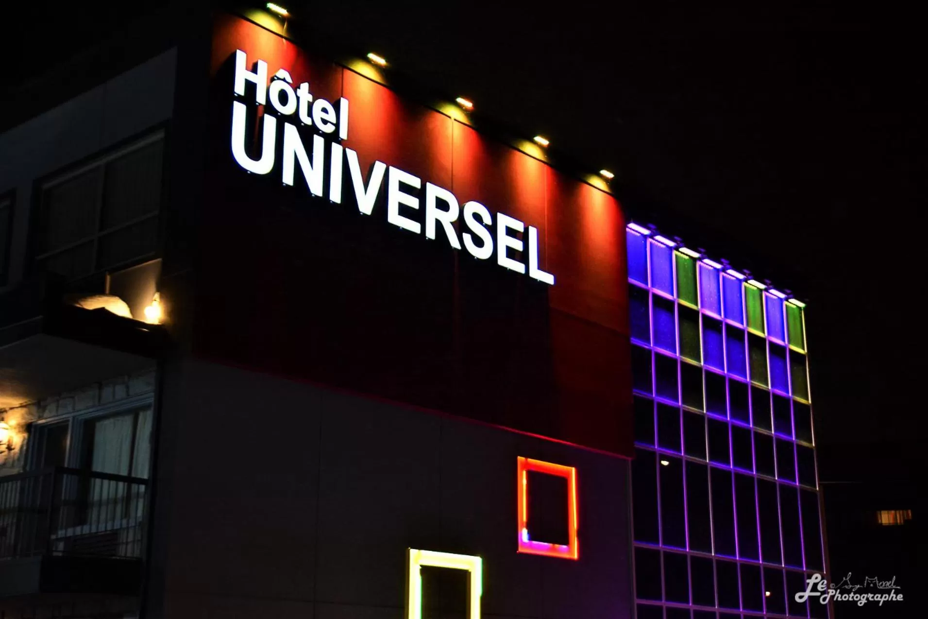 Facade/entrance in Hotel Universel