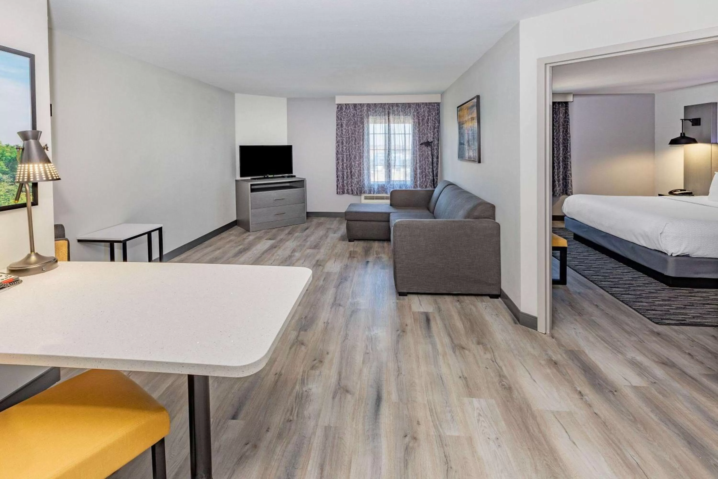 King Suite in La Quinta Inn & Suites by Wyndham Ardmore