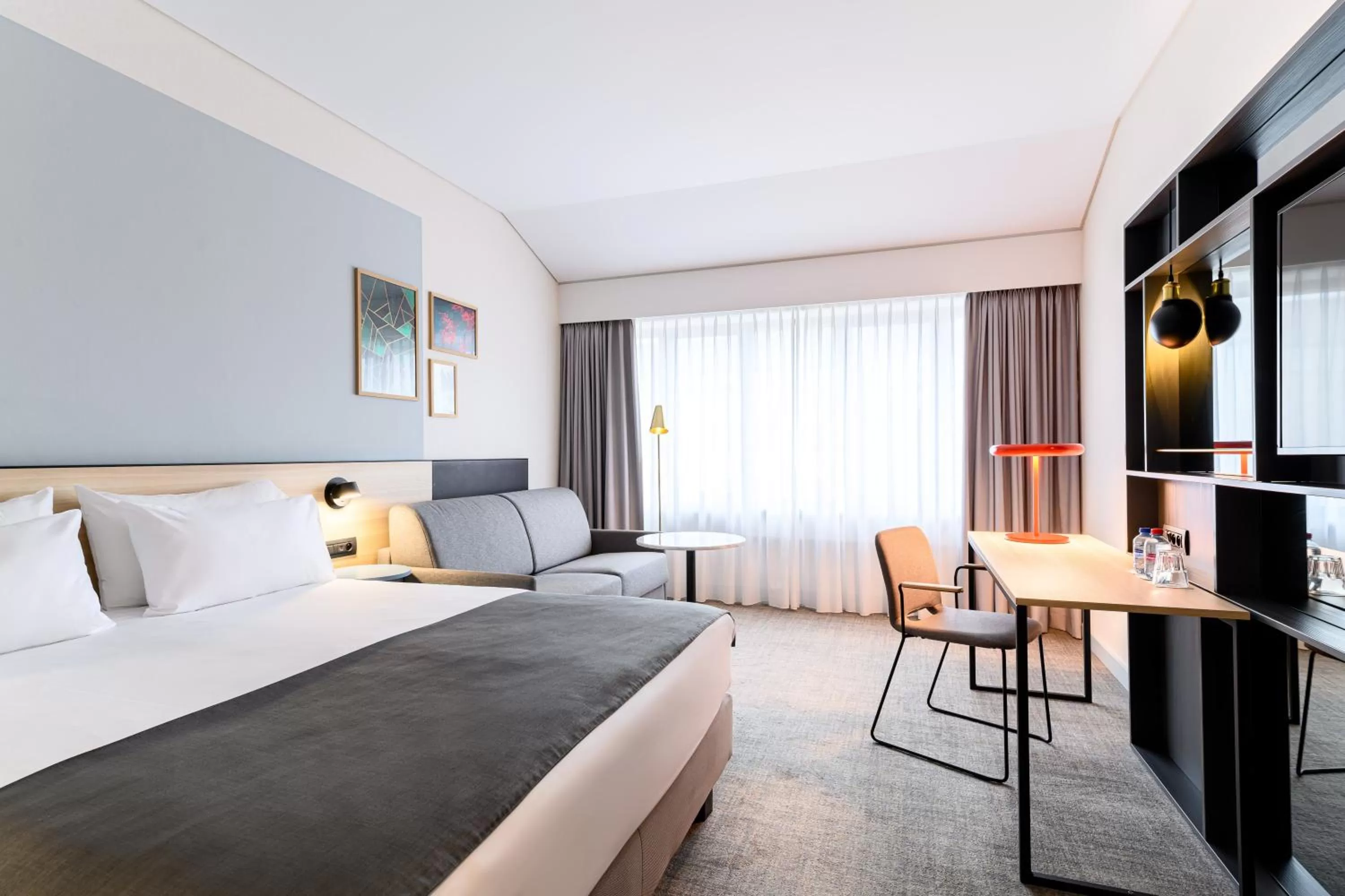 Standard Room with Sofa in Holiday Inn Hasselt, an IHG Hotel