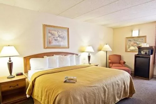 King Room - Accessible/Non-Smoking in Quality Inn Chillicothe