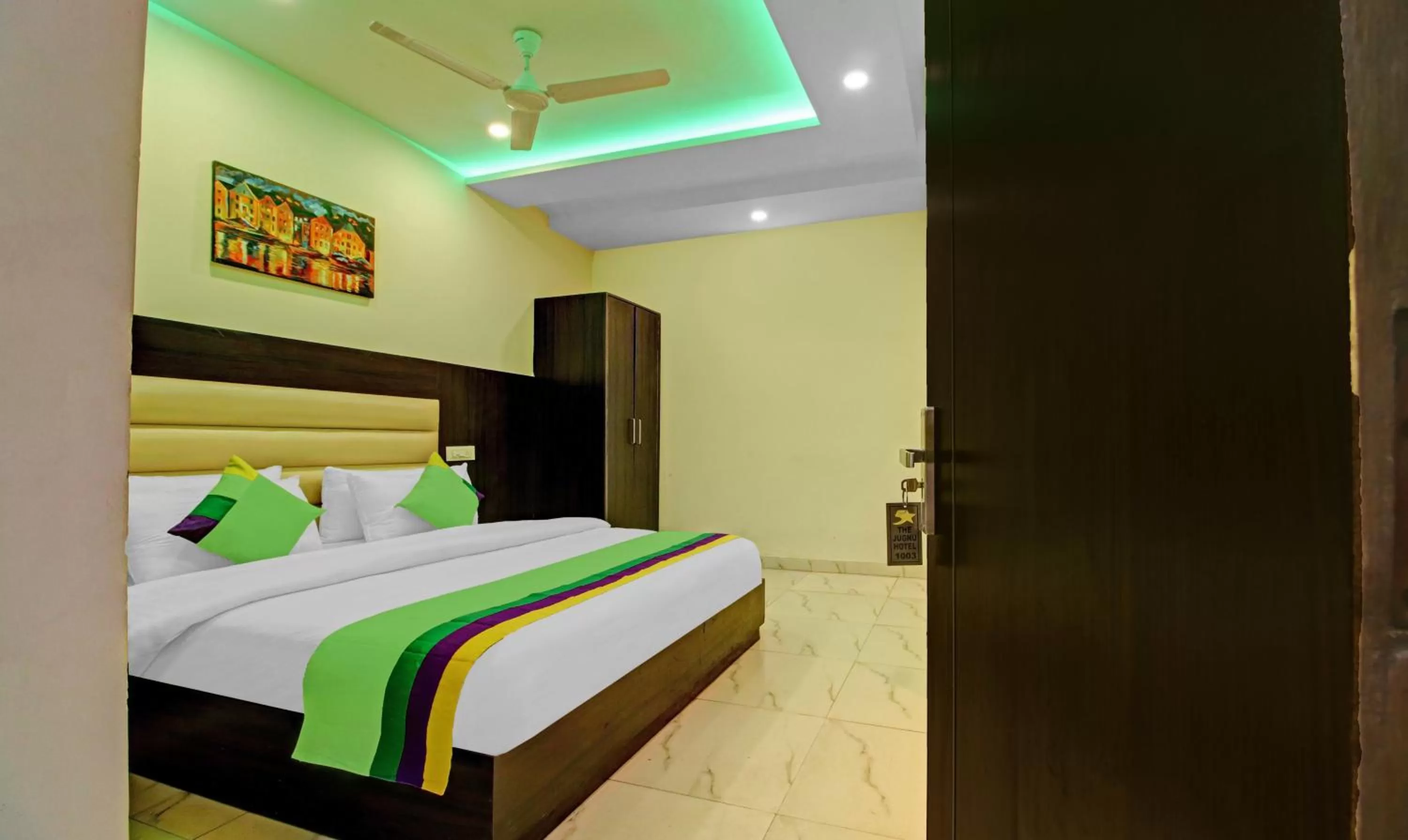 Standard Double Room in Treebo Trend Jugnu