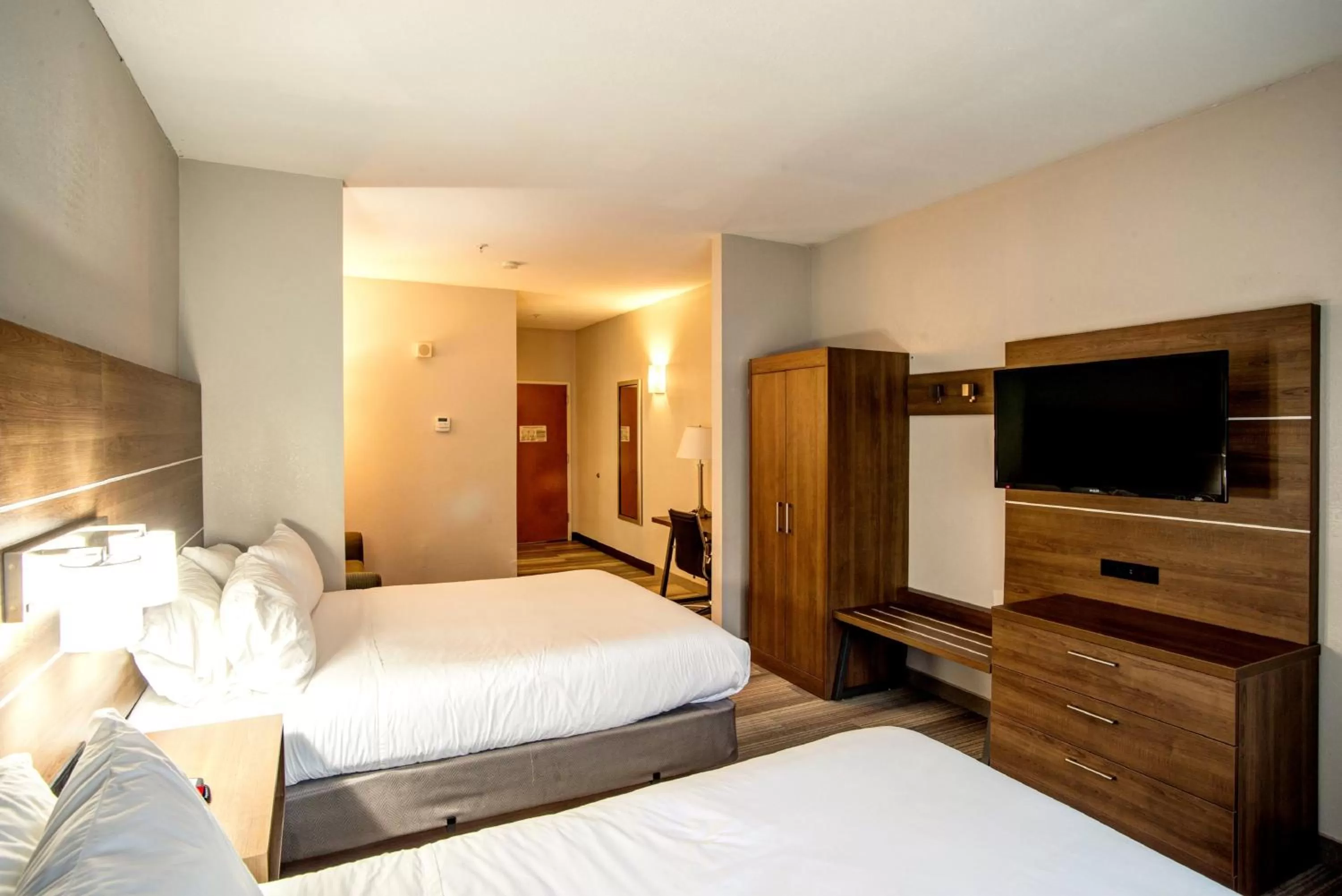Standard Room with Two Queen Beds in Holiday Inn Express La Plata by IHG