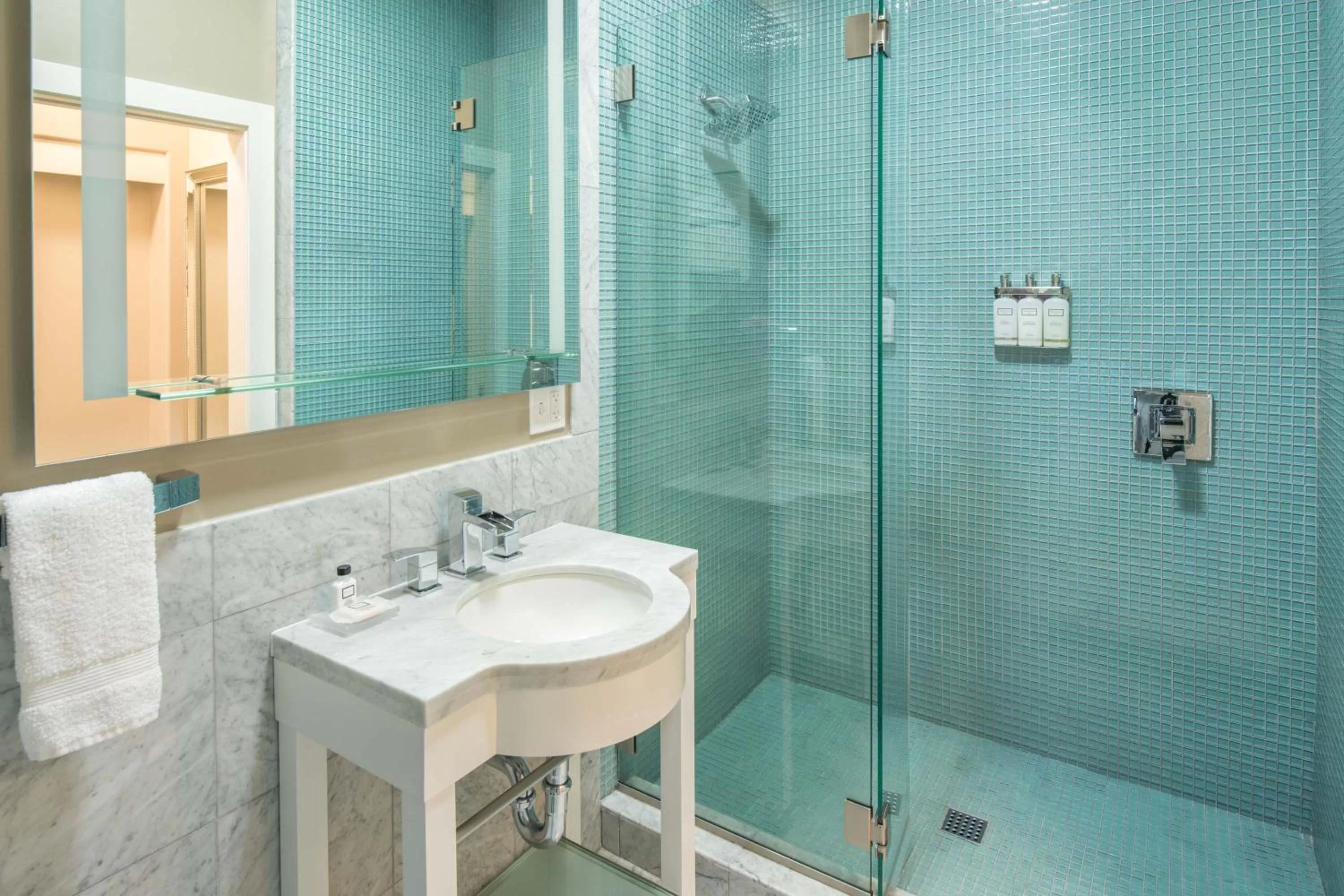 Standard Queen Room in The Mark Spencer Hotel