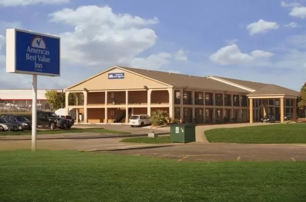 Property building in Americas Best Value Inn Waco - Franklin Avenue