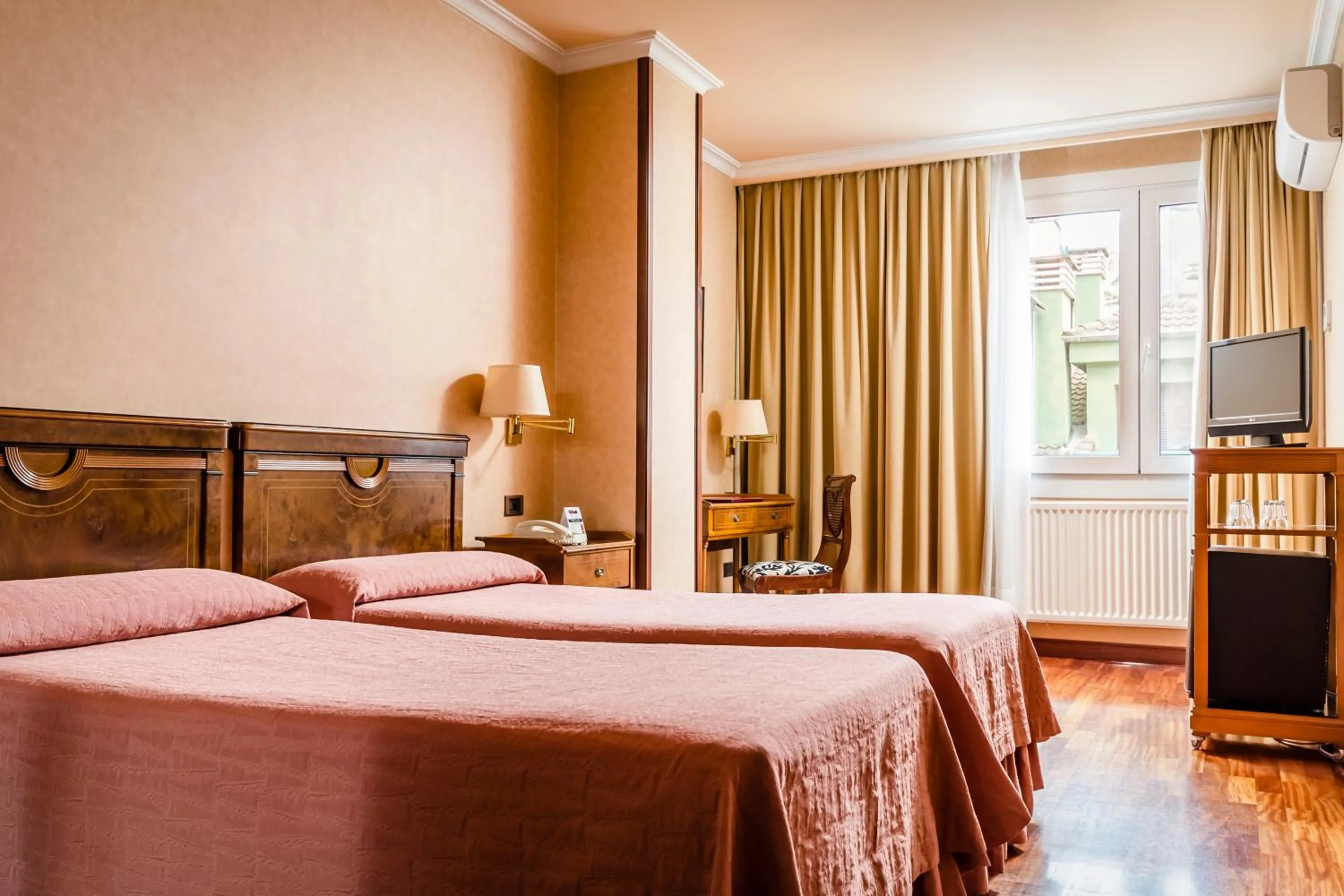 Twin Room with Extra Bed in Hotel Alcomar