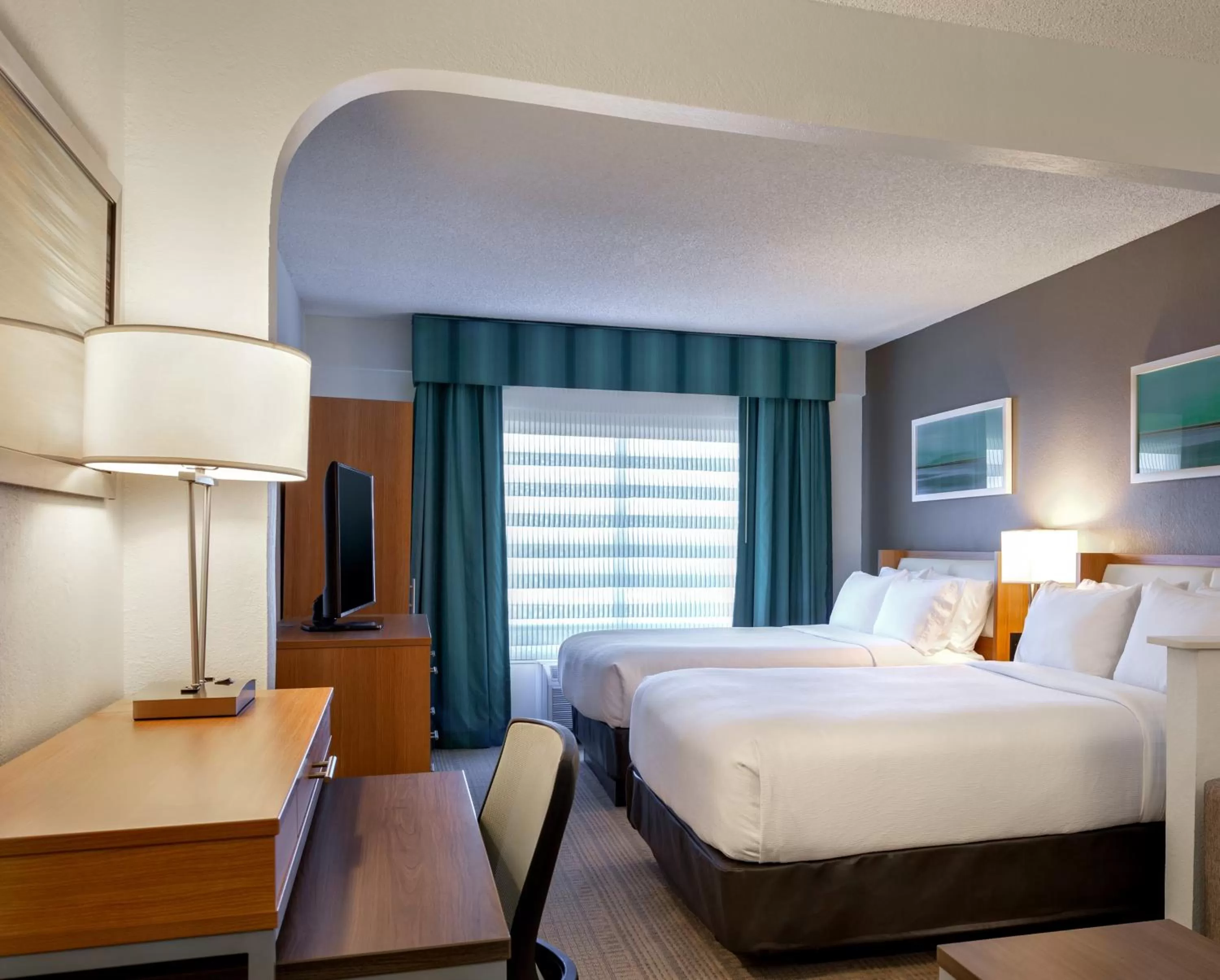 Queen Room with Two Beds - Mobility Shower in Holiday Inn - St Augustine - World Golf by IHG