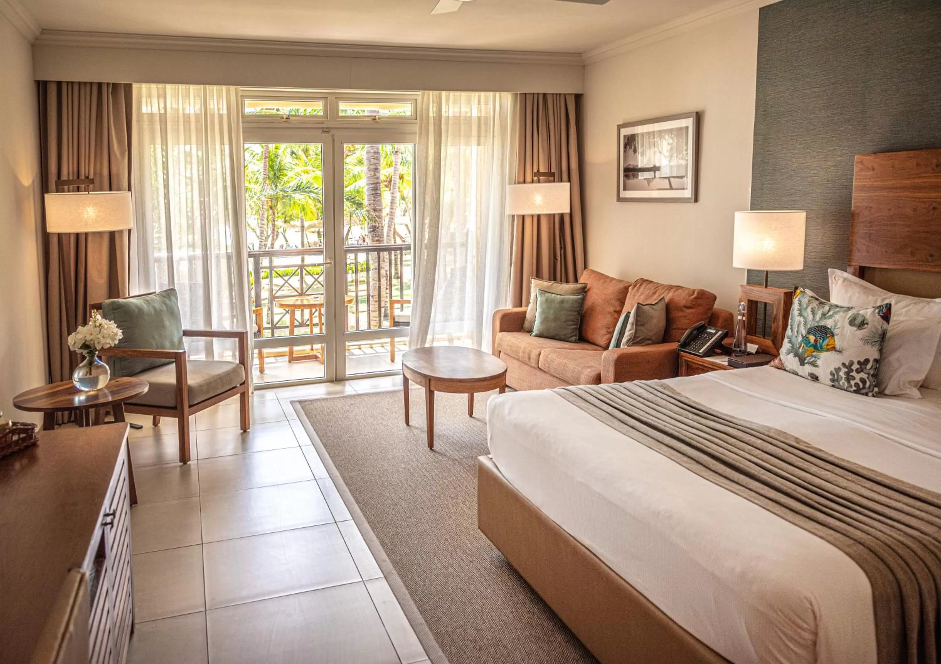 Beachfront Suite  in Sands Suites Resort & Spa