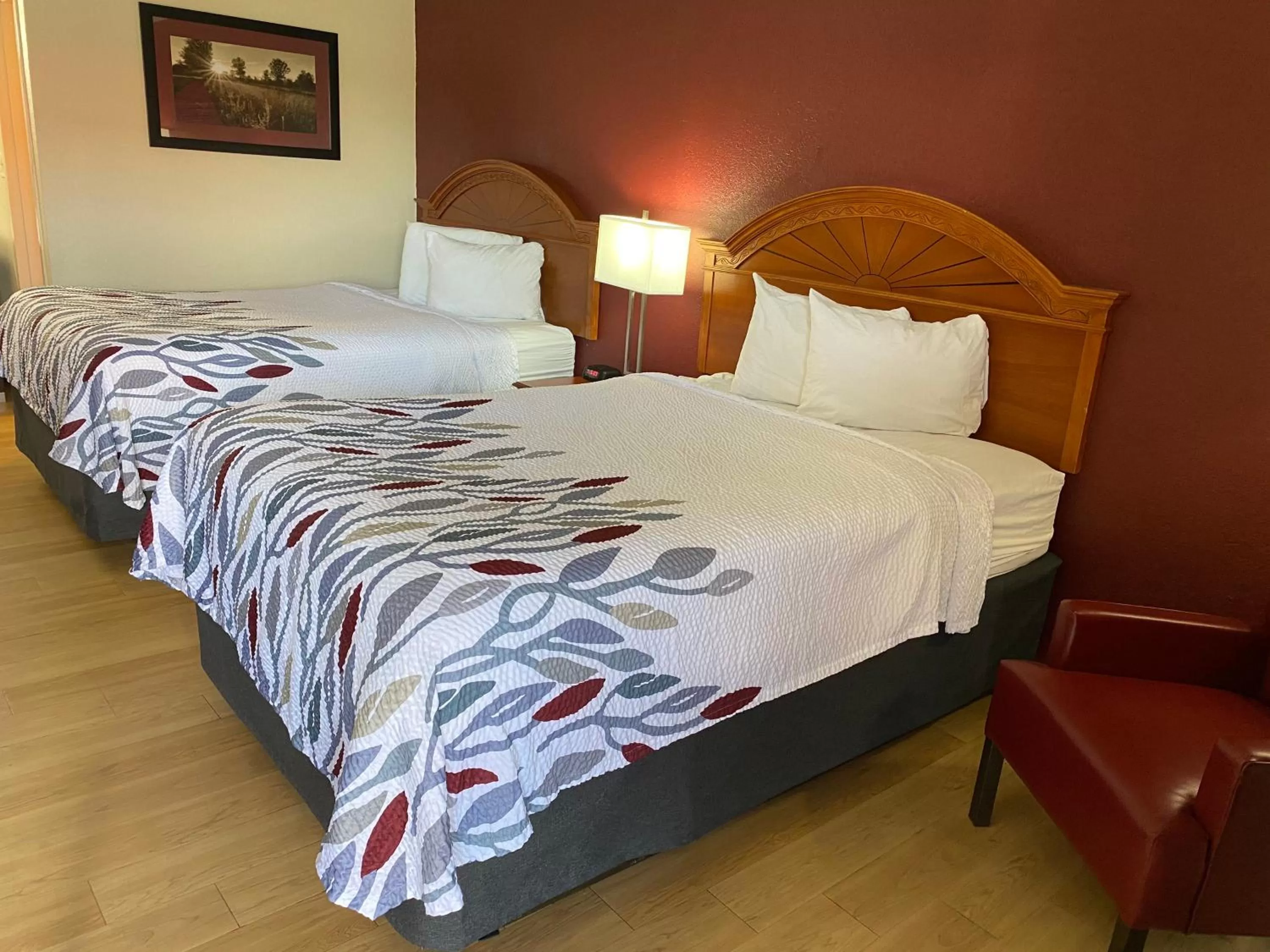 Deluxe Room with Two Double Beds Smoking in Red Roof Inn Wheelersburg