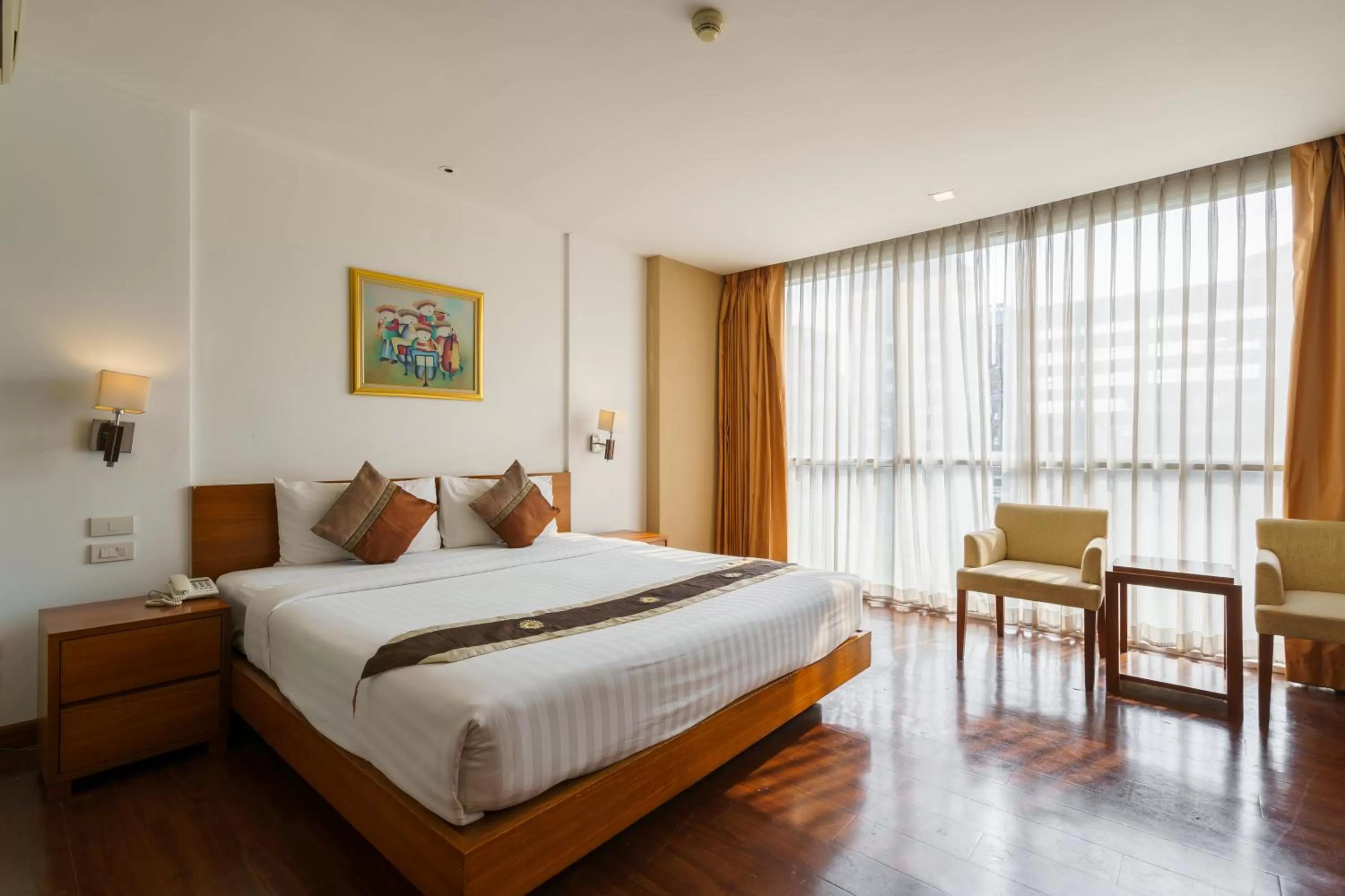 Standard King Room in Lantana Resort Hotel Bangkok