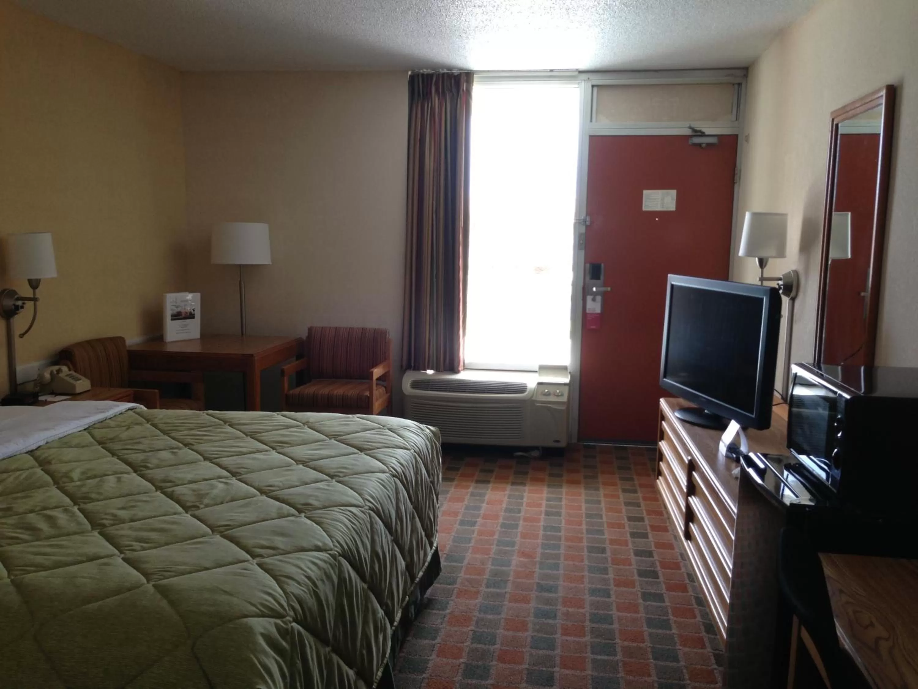 King Room - Non-Smoking in Ramada by Wyndham Wytheville