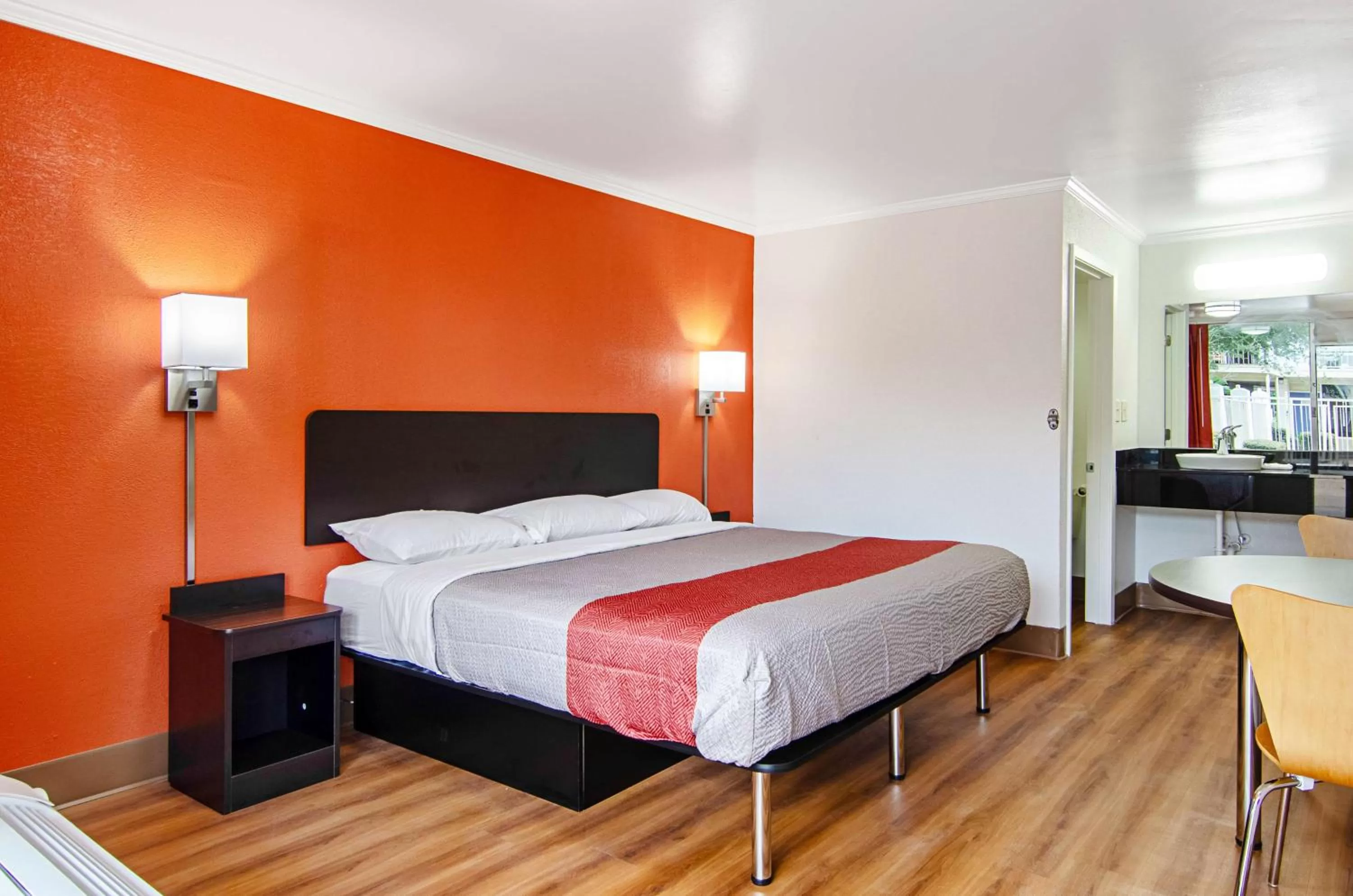 Deluxe King Room - Non-Smoking in Motel 6-Bay Minette, AL