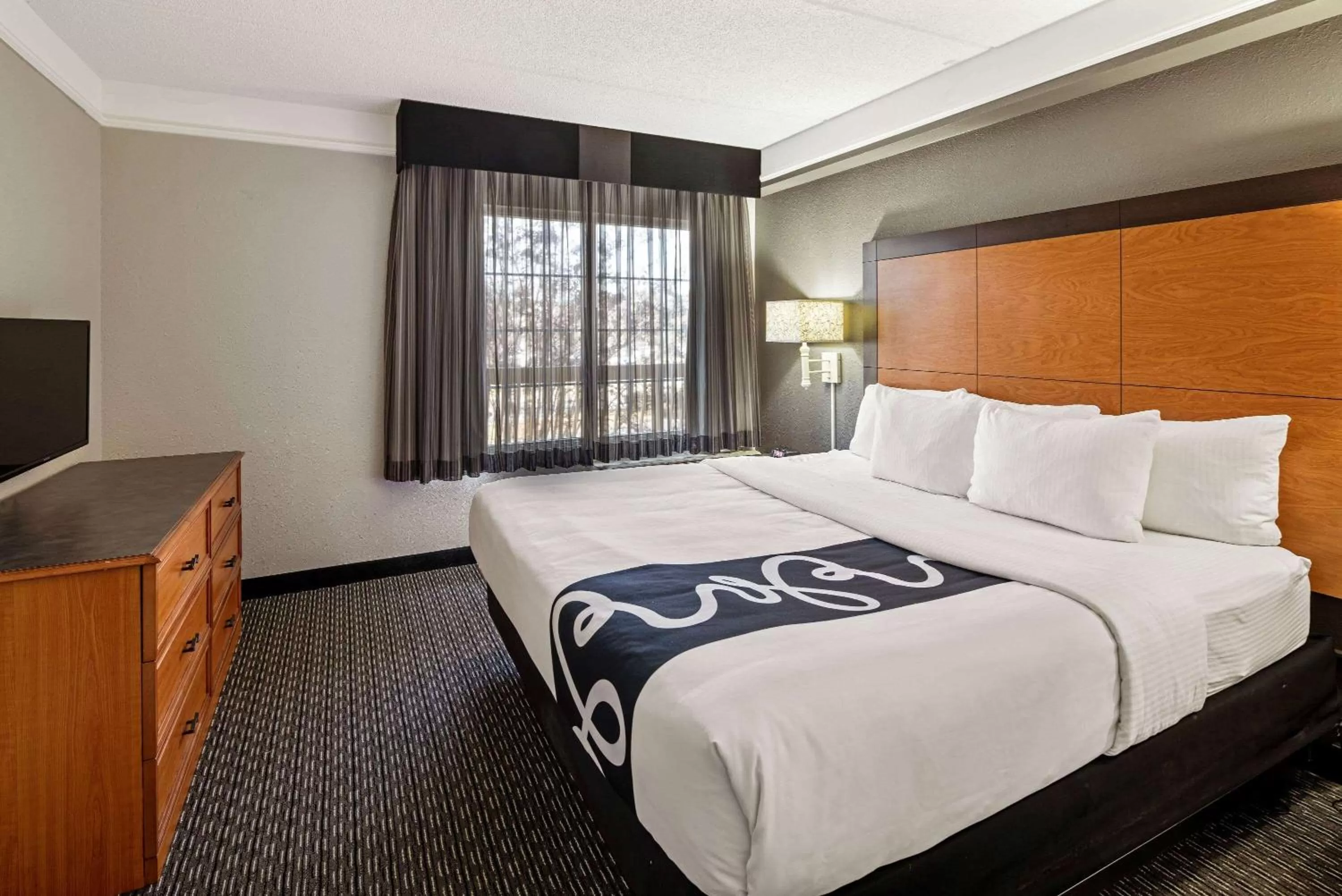 Deluxe King Suite - Mobility Access/Non-Smoking in La Quinta by Wyndham Macon