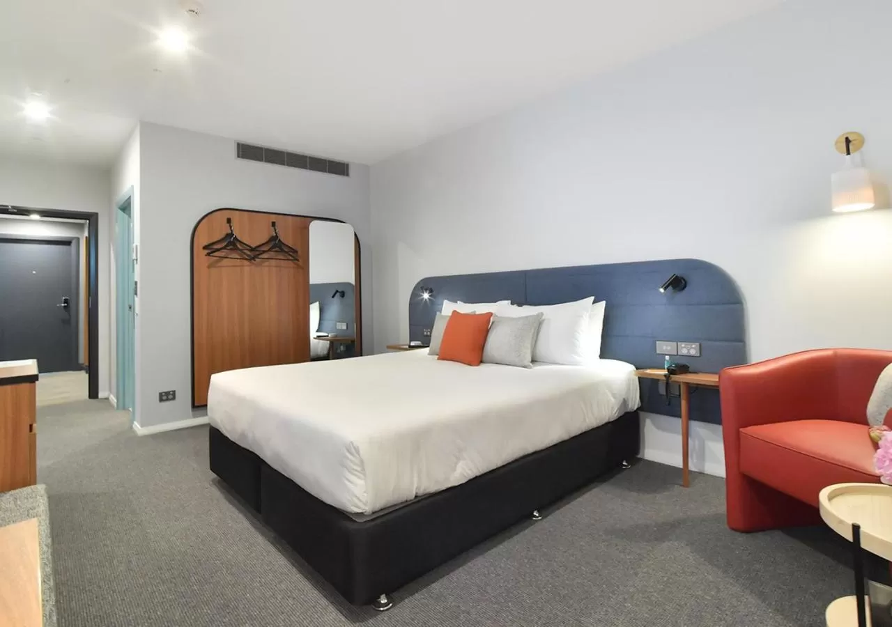 Superior King Room in Sudima Auckland City