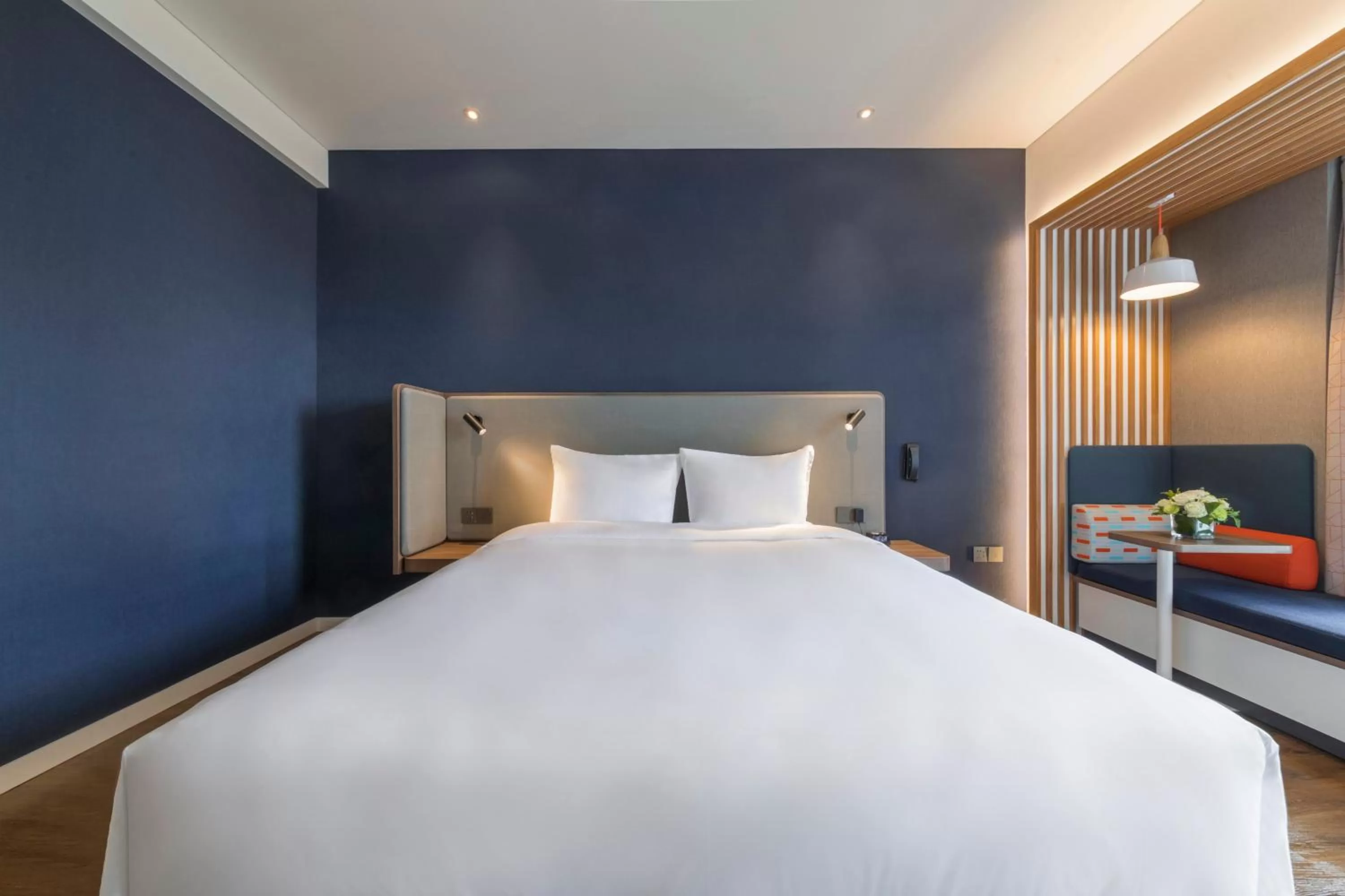 Standard King Room in Holiday Inn Express Qingdao Chengyang Central by IHG