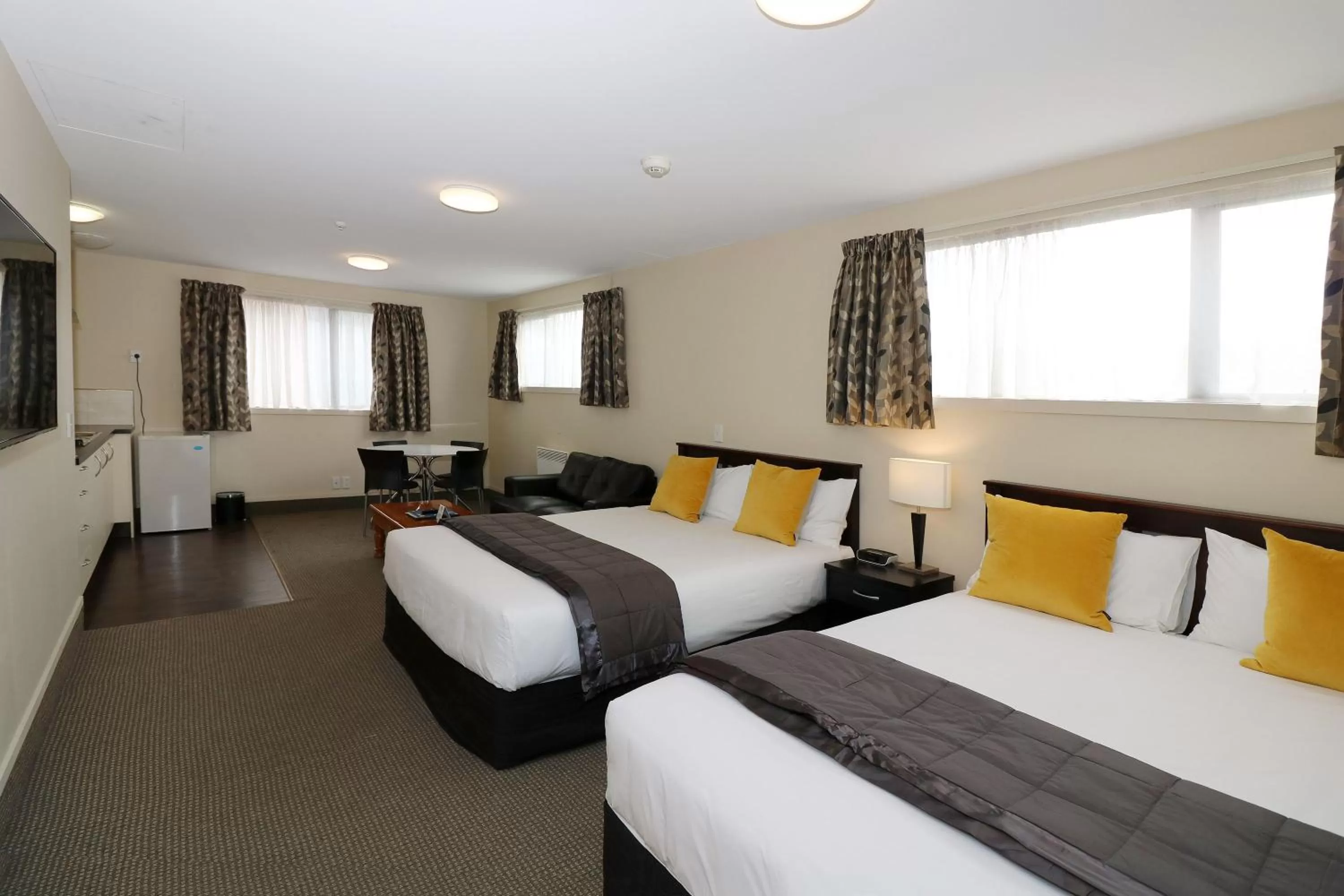 Deluxe Studio with Kitchen in The Victoria Hotel Dunedin