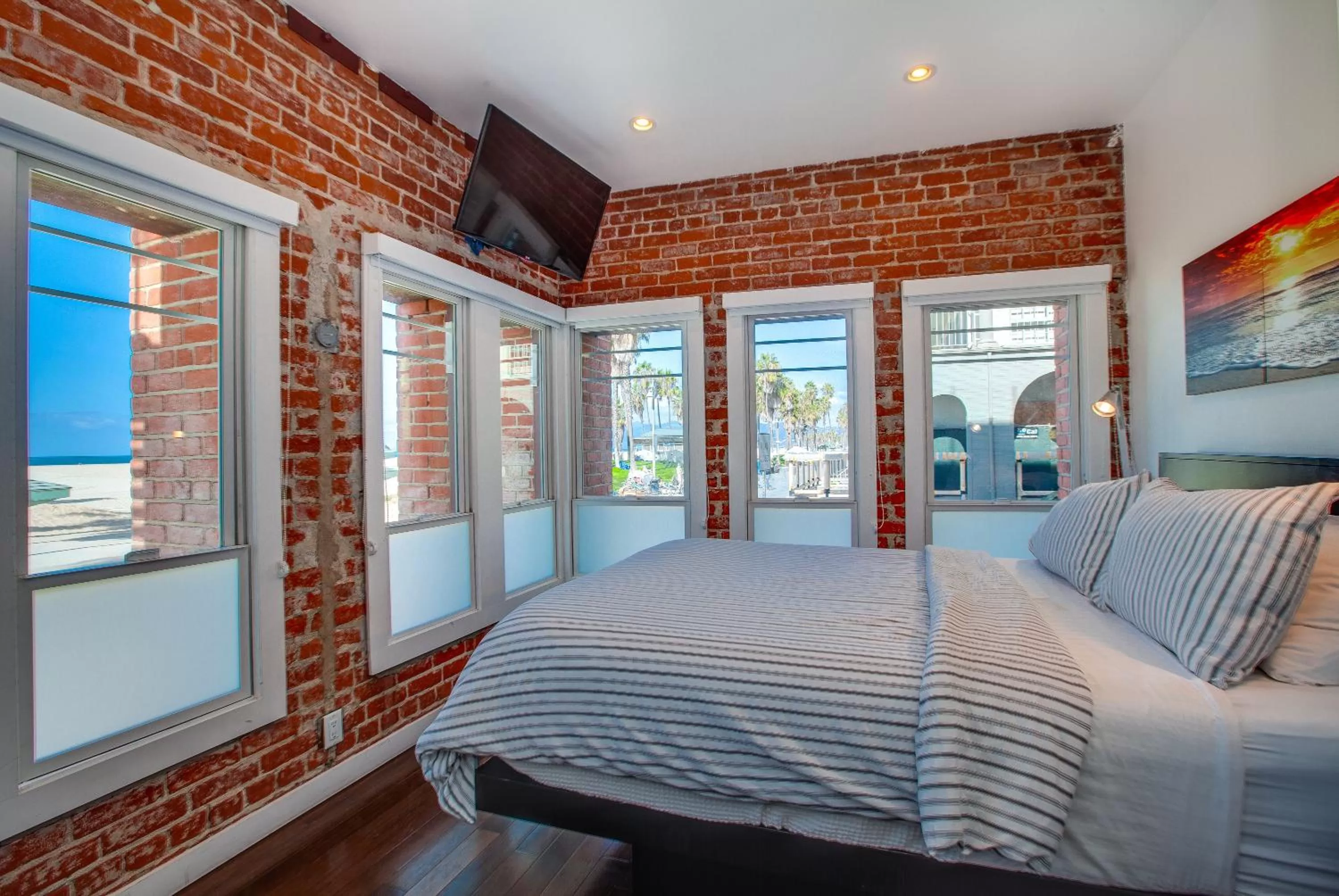 First Floor Junior Studio Suite, Oceanfront in Venice Breeze Suites