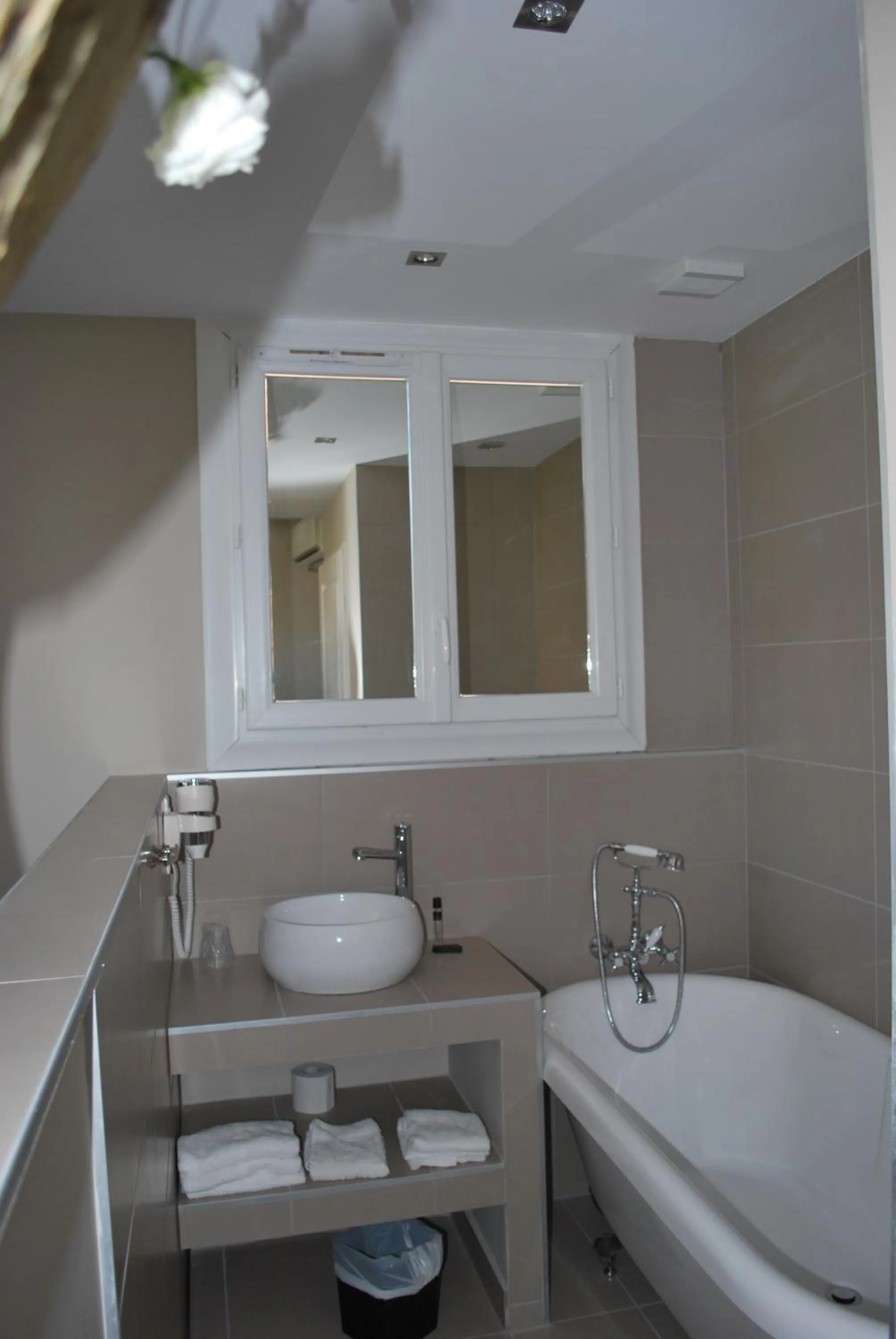 Double Room with Basilica View in Hôtel St Sernin