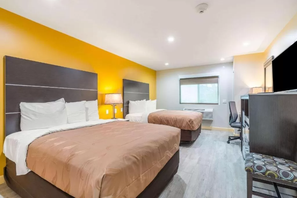 Queen Room with Two Queen Beds - Disability Access/Non-Smoking/Near Lobby in Quality Inn Banning I-10