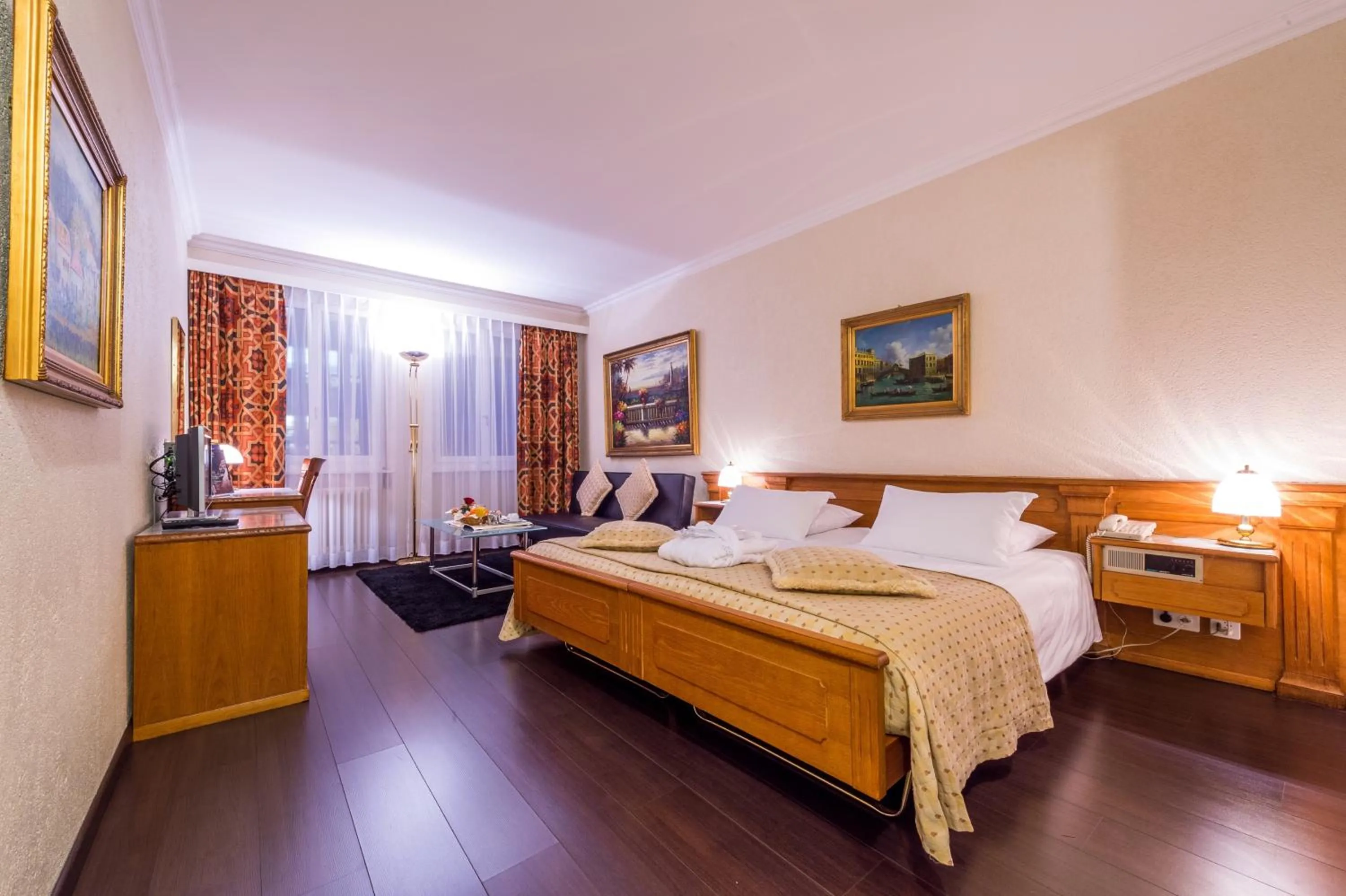 Junior Suite in Hotel Century