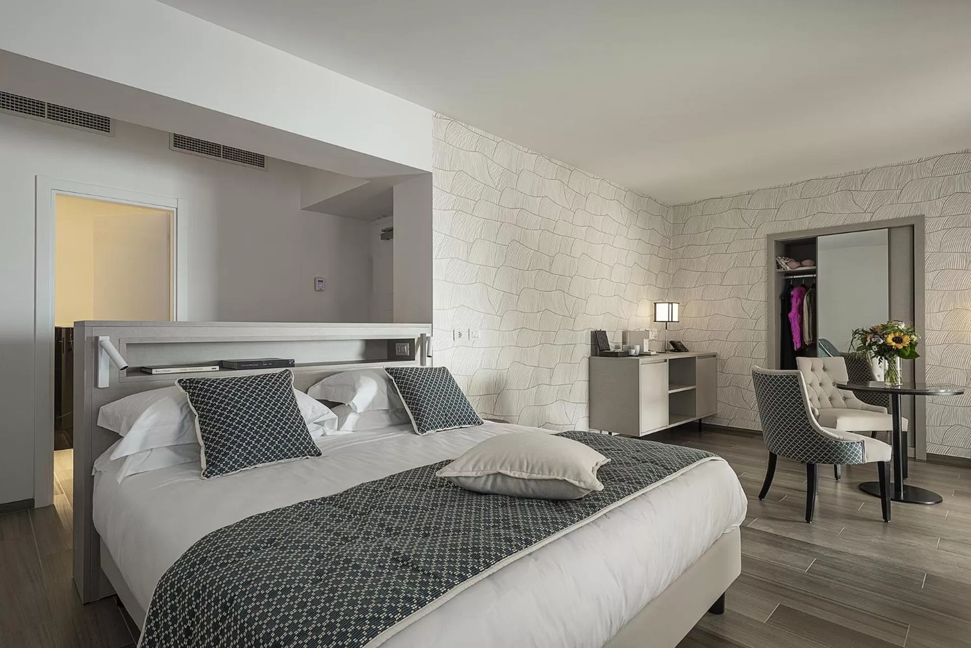 Suite with Garden, Jacuzzi and Sea View - single occupancy in Sublimis Boutique Hotel Adults-Only