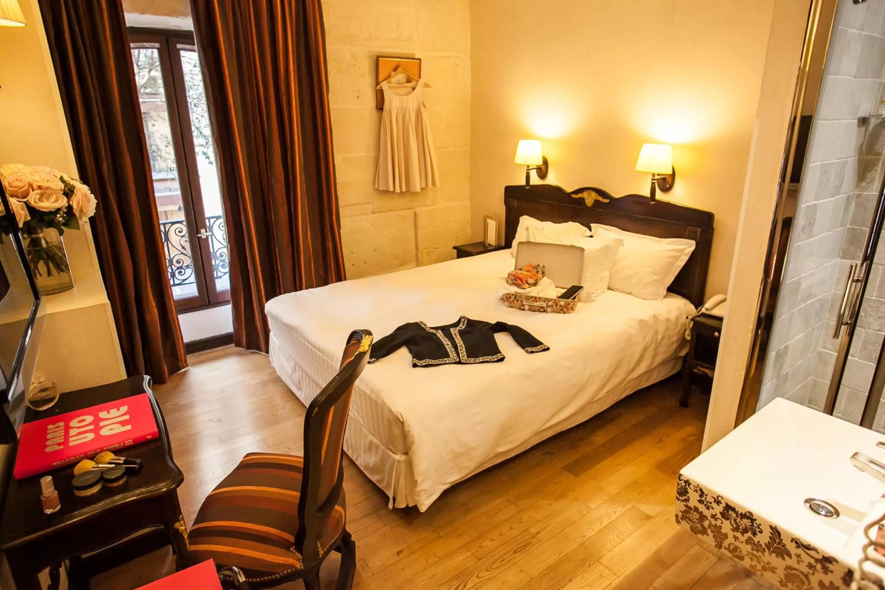 Tradition Room in Europe Saint Severin-Paris Notre Dame