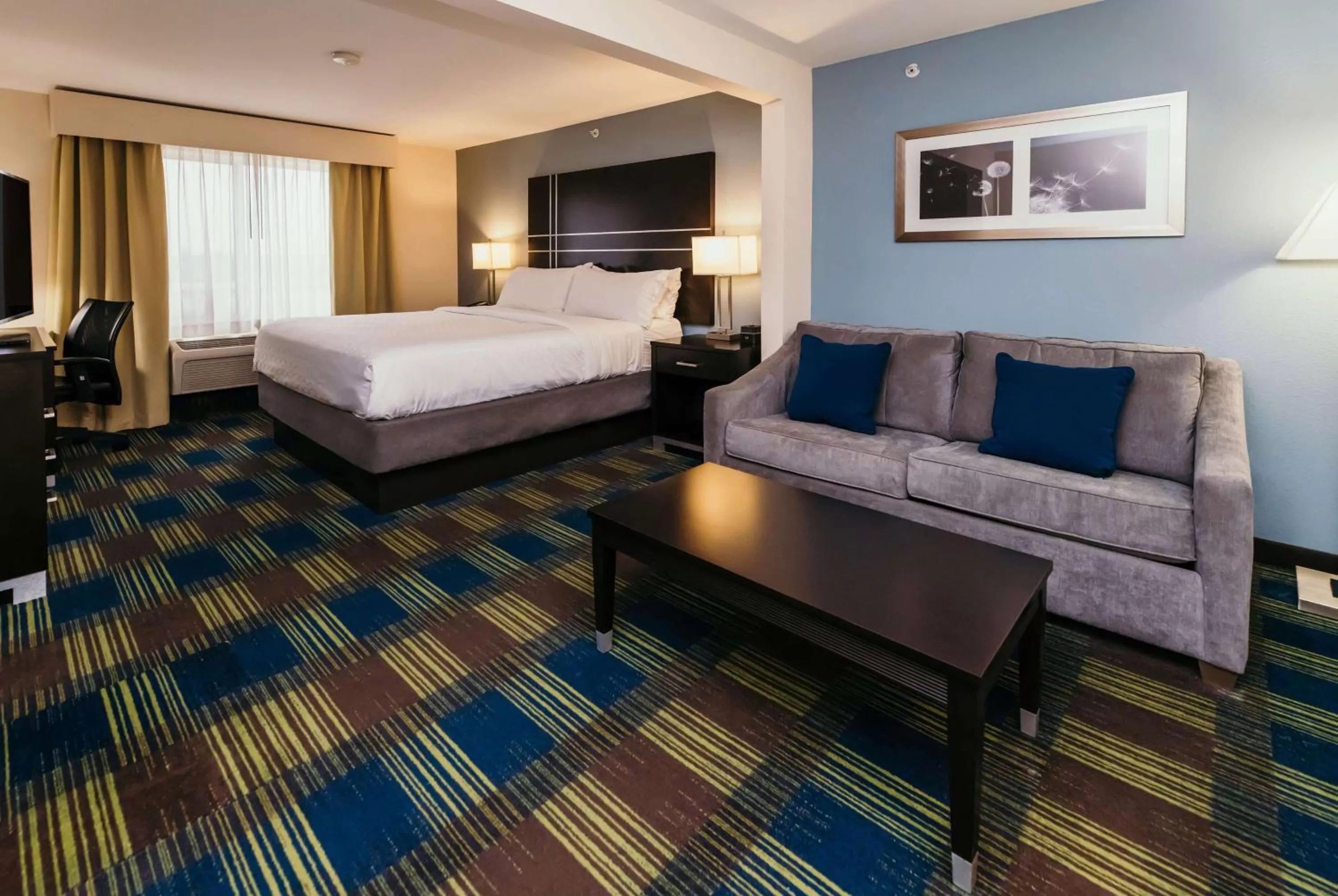 King Suite with Sofa Bed, Non-Smoking in La Quinta Inn & Suites by Wyndham Ankeny IA - Des Moines IA