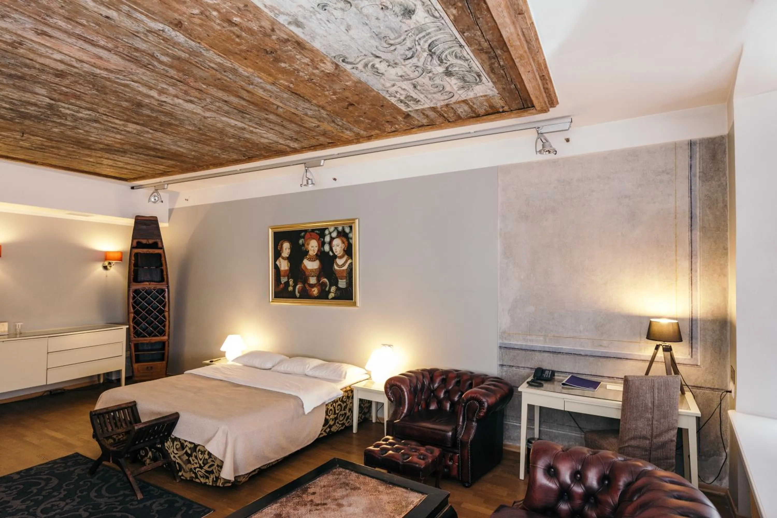 Executive Suite with Welcome Drink in Merchants House Hotel