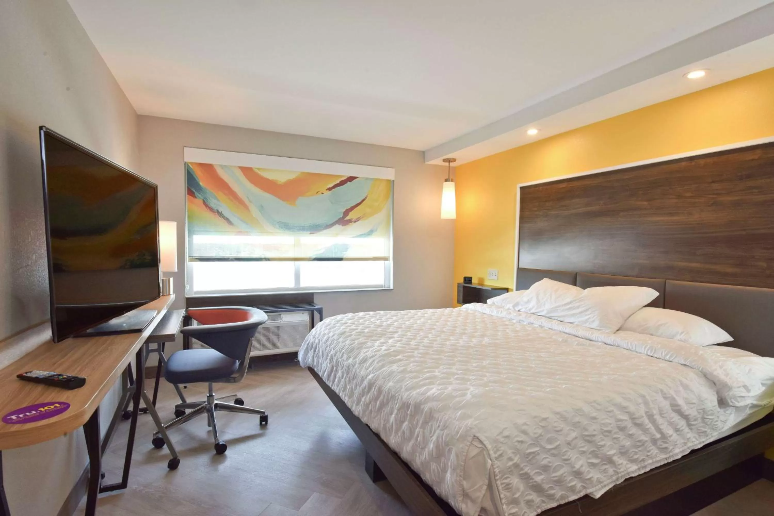 King Room in Tru By Hilton Lawrence