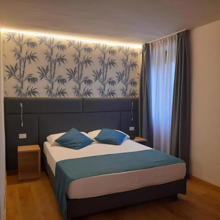 Superior Double or Twin Room with Lake View in Bike Hotel Touring Gardone Riviera & Wellness