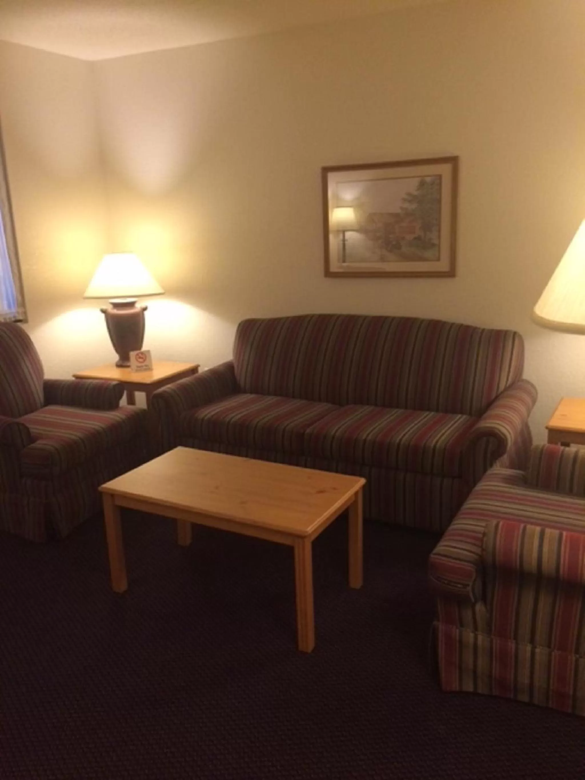 One-Bedroom King Suite - Non-Smoking in Super 8 by Wyndham St. James