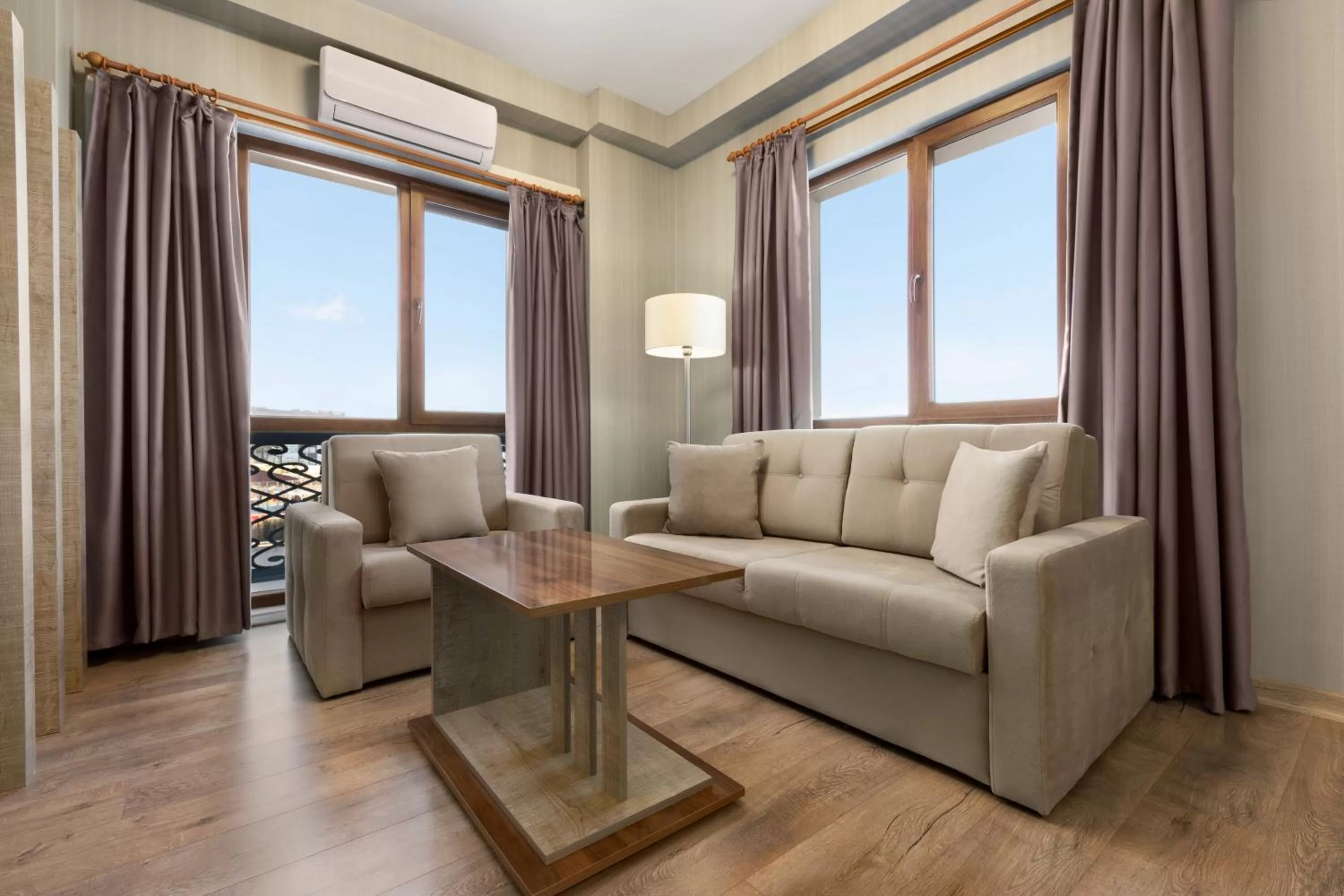 Junior King Suite - single occupancy - Non-Smoking in Ramada by Wyndham Van