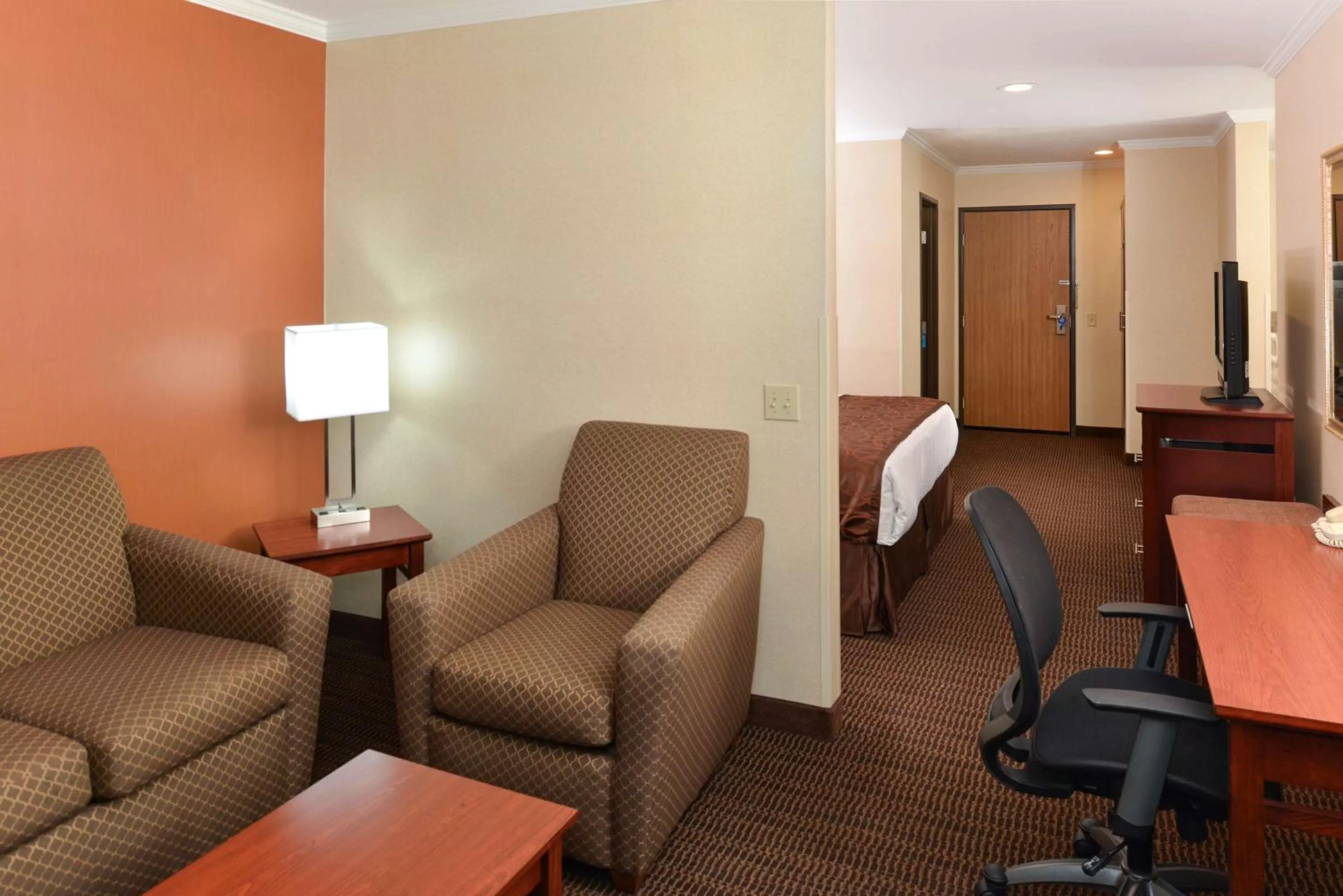 King Suite with Spa Bath in Best Western Plus Landmark Inn