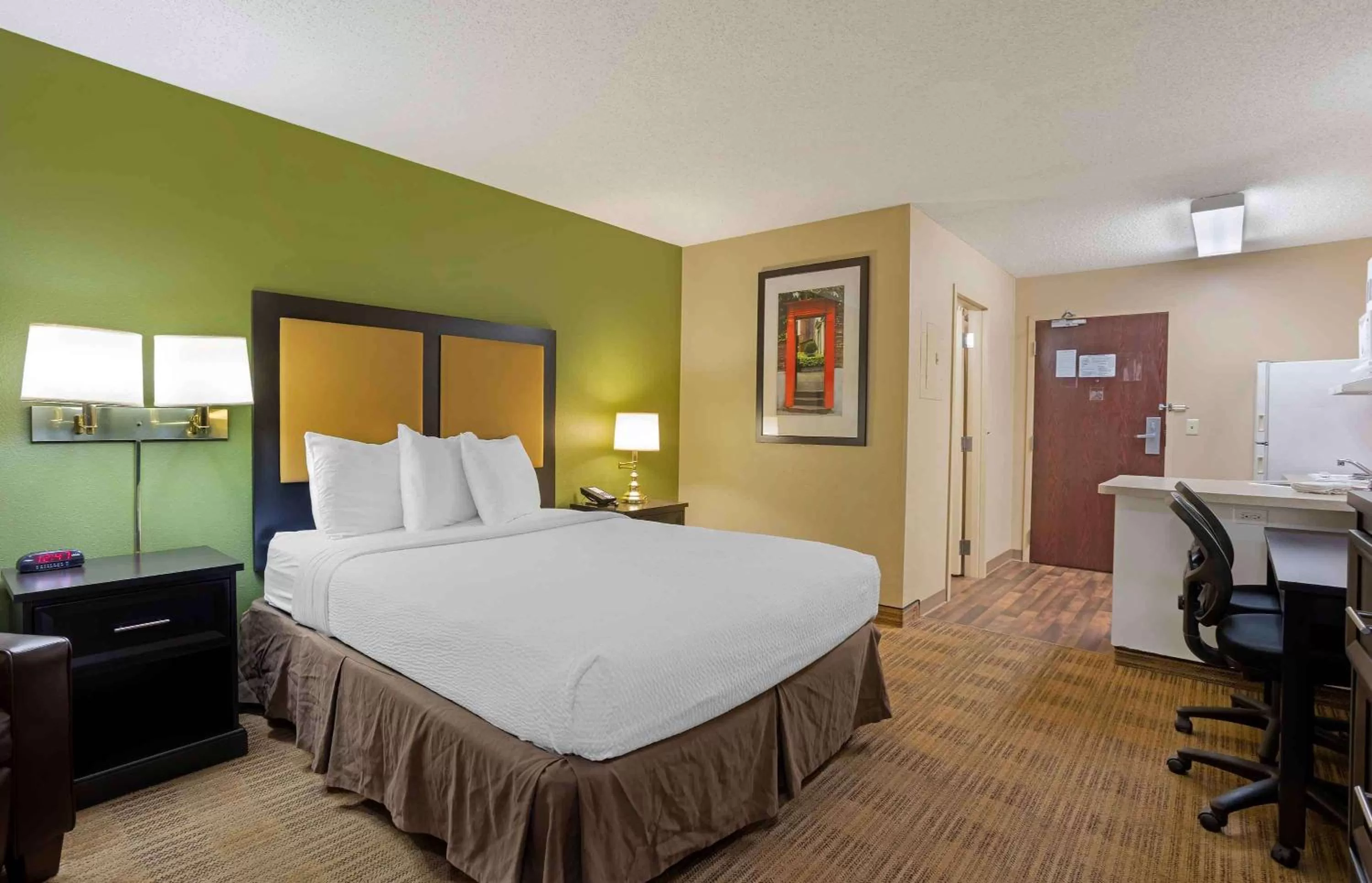 Queen Studio - Non-Smoking in Extended Stay America Select Suites - Springfield - South